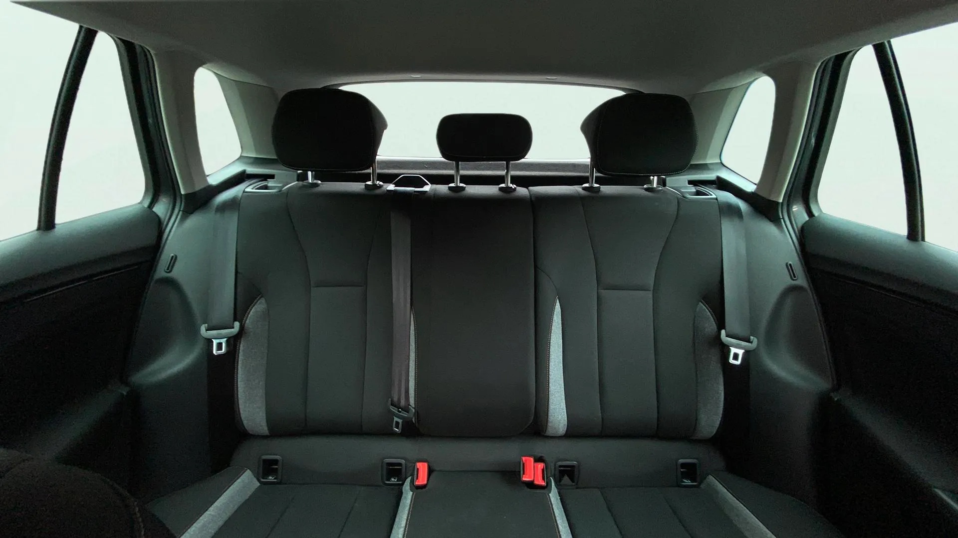 Škoda Kamiq 1.0 TSI Design - foto 25