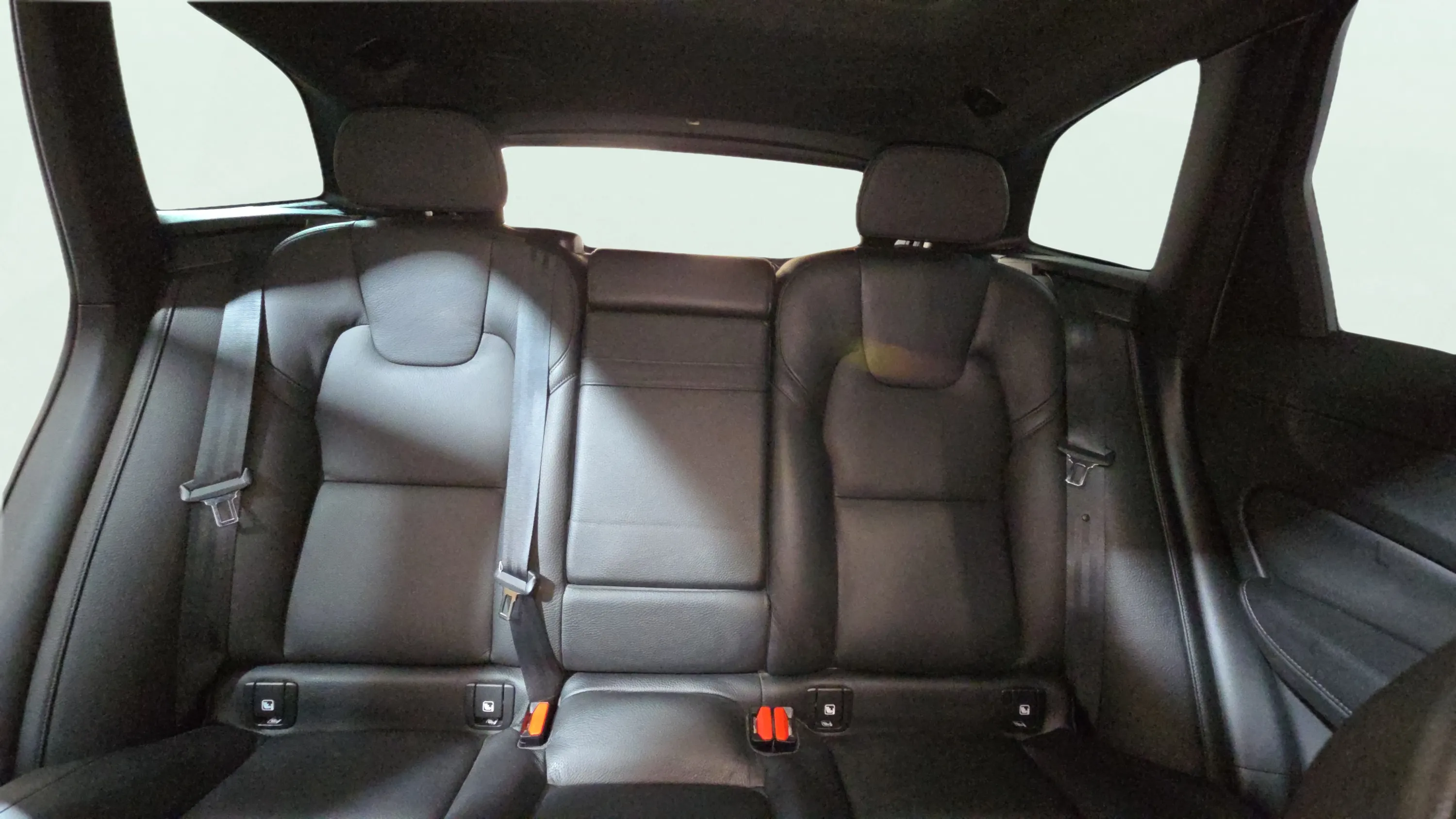 Volvo XC60 2.0 T5 AWD Momentum - foto 21