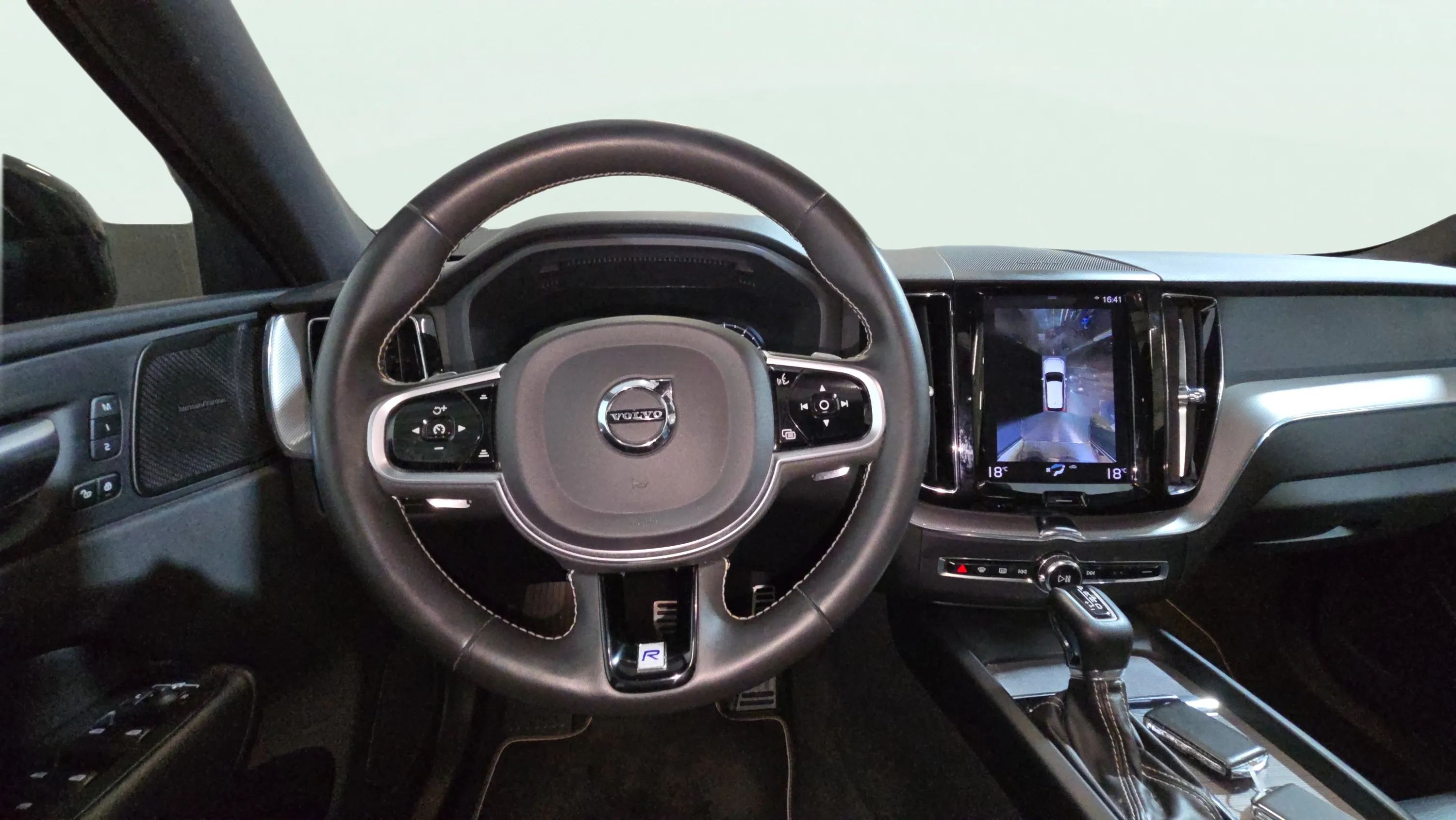 Volvo XC60 2.0 T5 AWD Momentum - foto 11