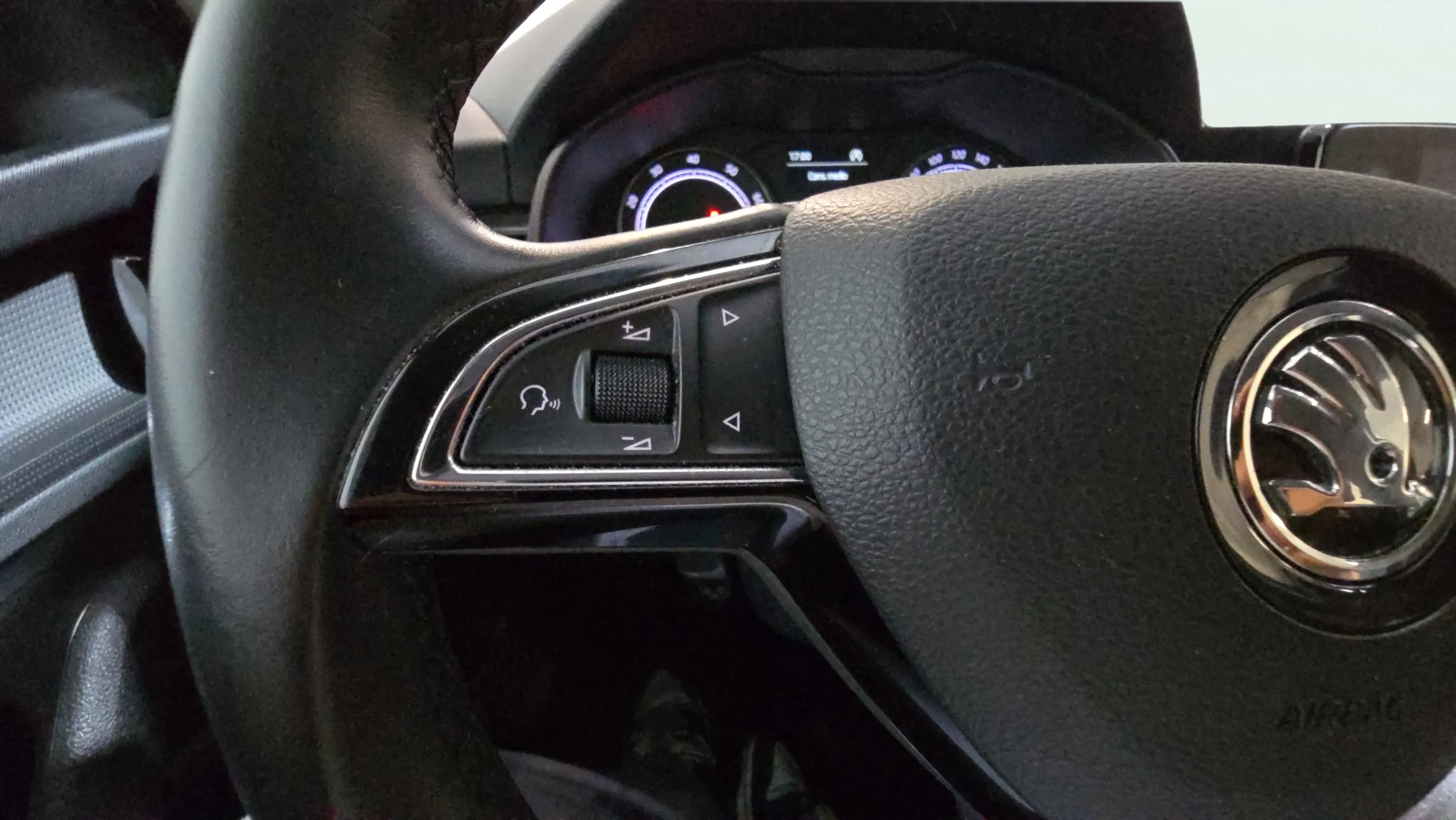 Škoda Scala 1.0 TSI Ambition - foto 12