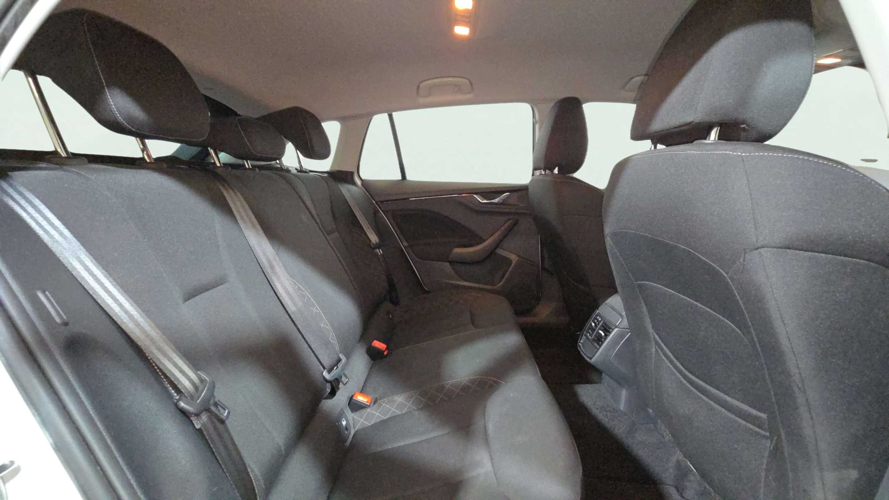 Škoda Scala 1.0 TSI Ambition - foto 20