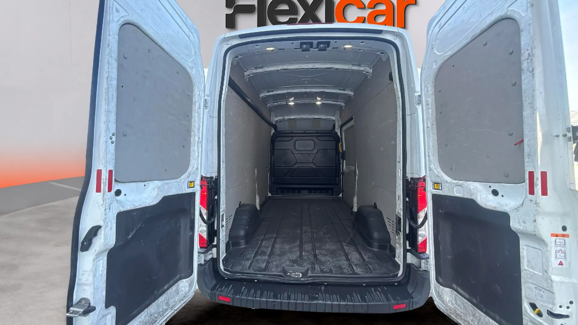 Ford Transit 310 L2H2 Van Trend Delantera - foto 9