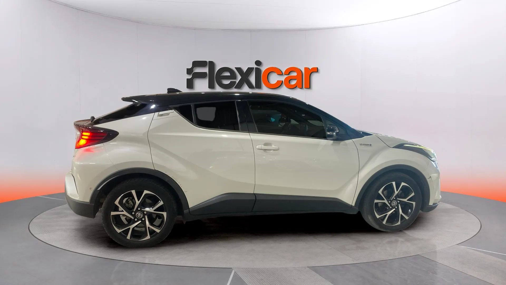 Toyota C-HR 2.0 180H Advance - foto 7
