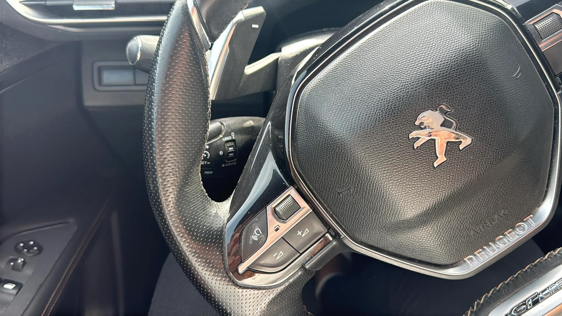 Peugeot 3008 1.6BLUEHDI GT Line - foto 12