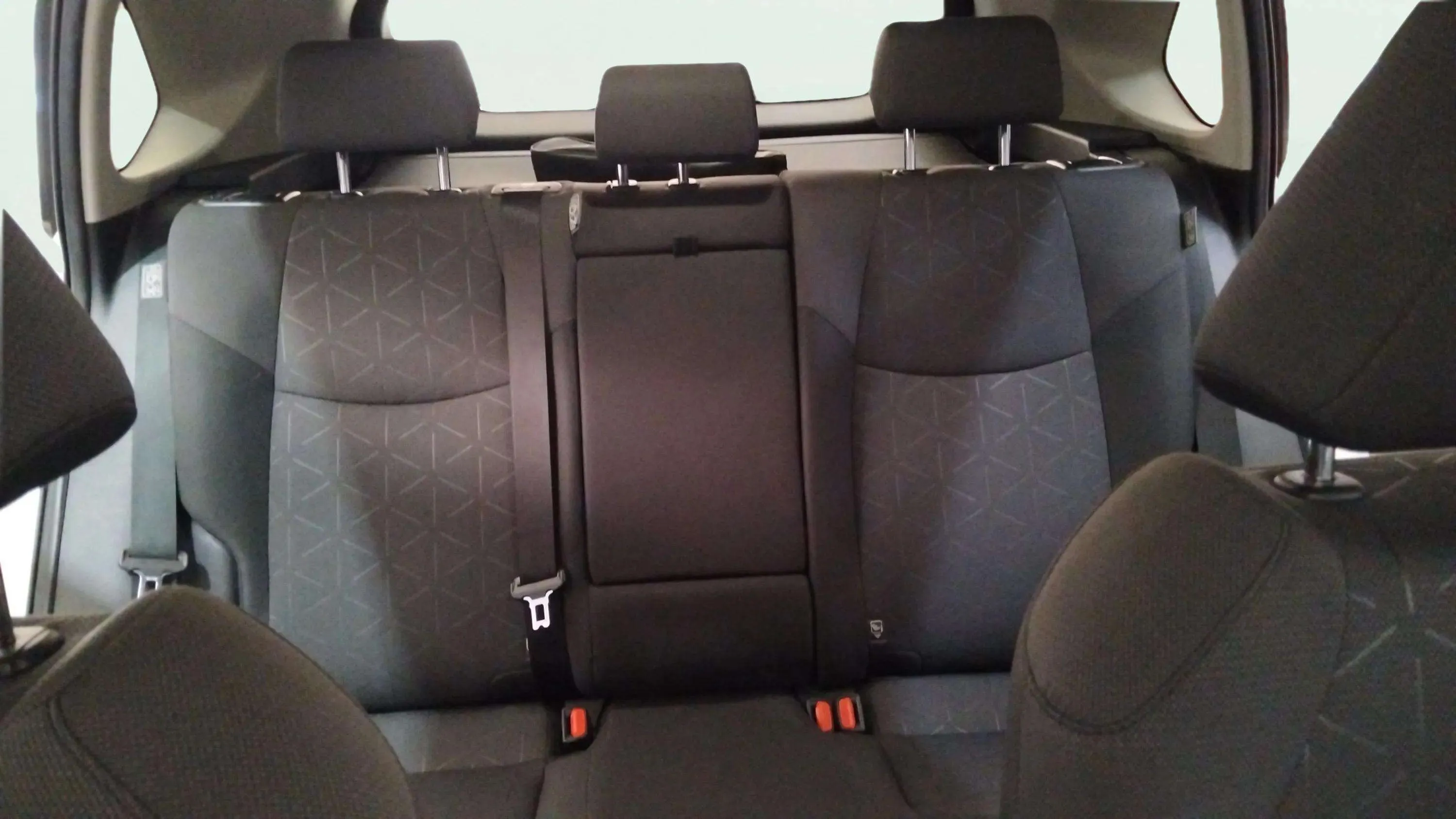 Toyota RAV4 2.5l 220H Advance - foto 6