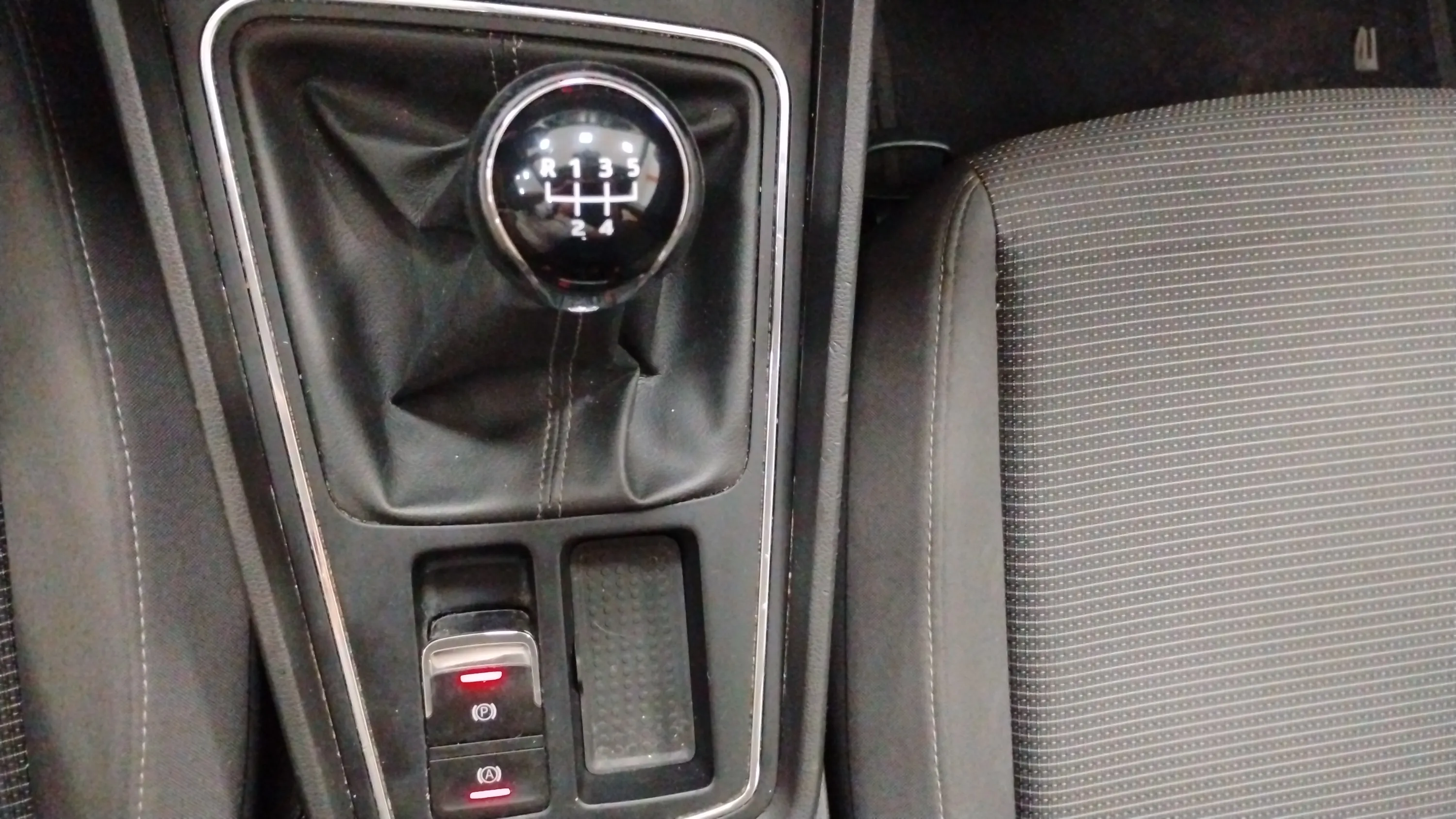 SEAT León 1.6 TDI Style - foto 19
