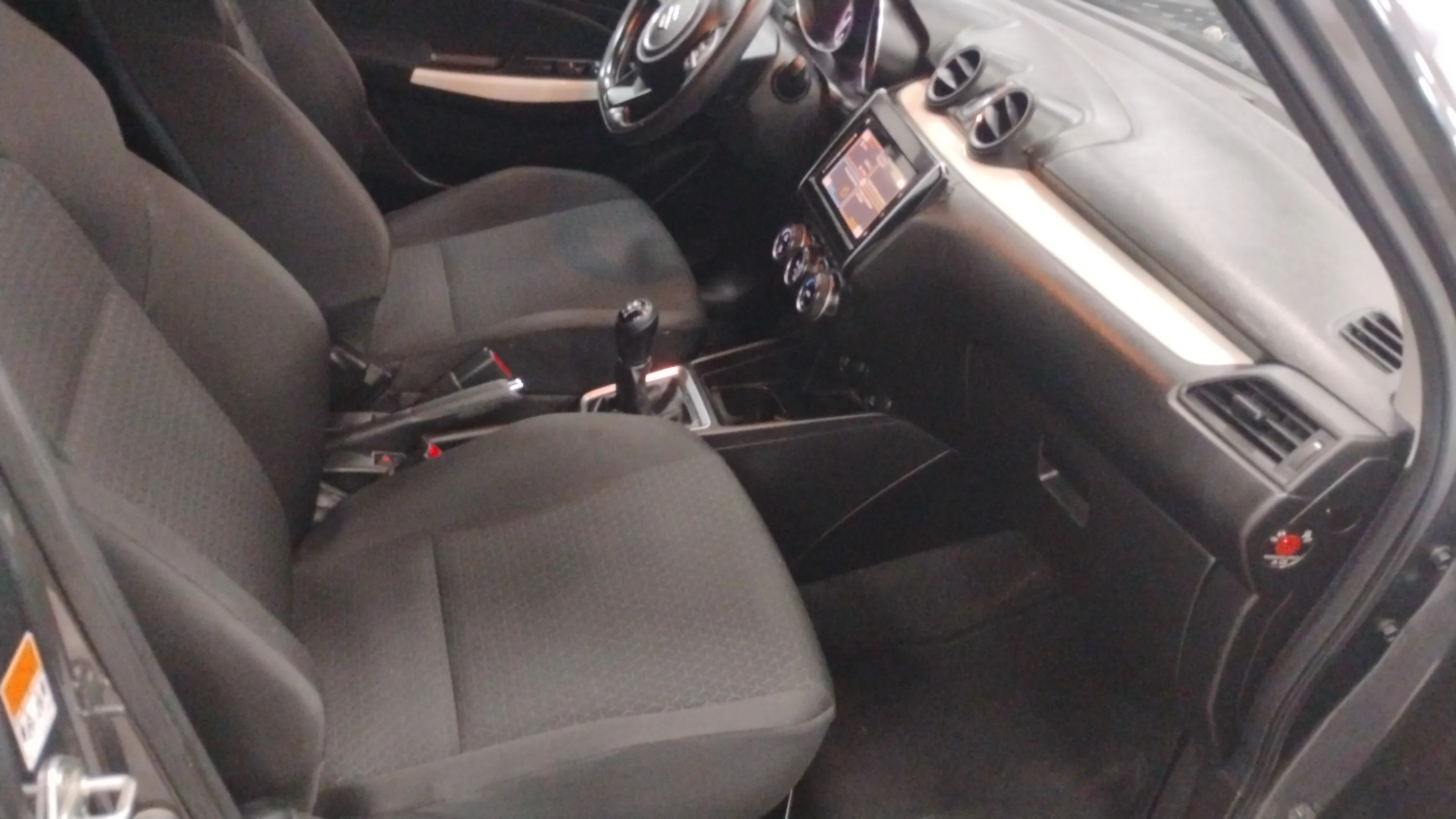 Suzuki Swift 1.2 GLE Mild Hybrid - foto 15