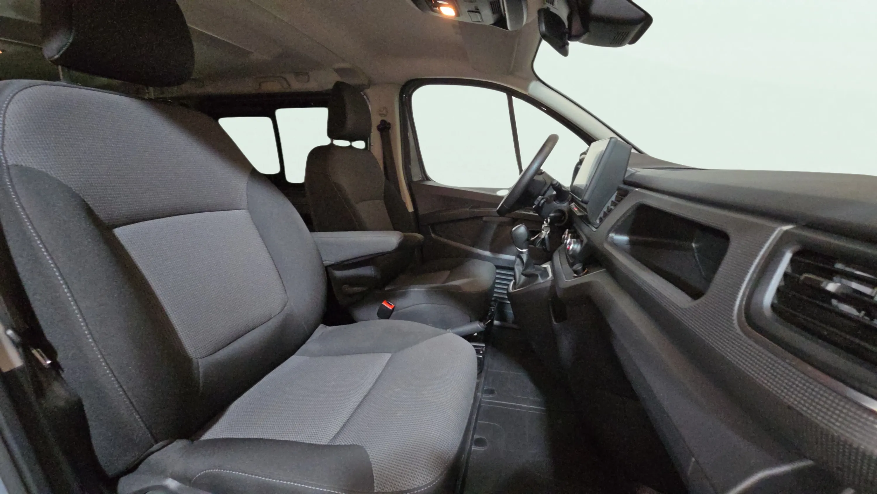 Nissan Primastar Combi 6 2.0dCi L1H1 1T Acenta - foto 15