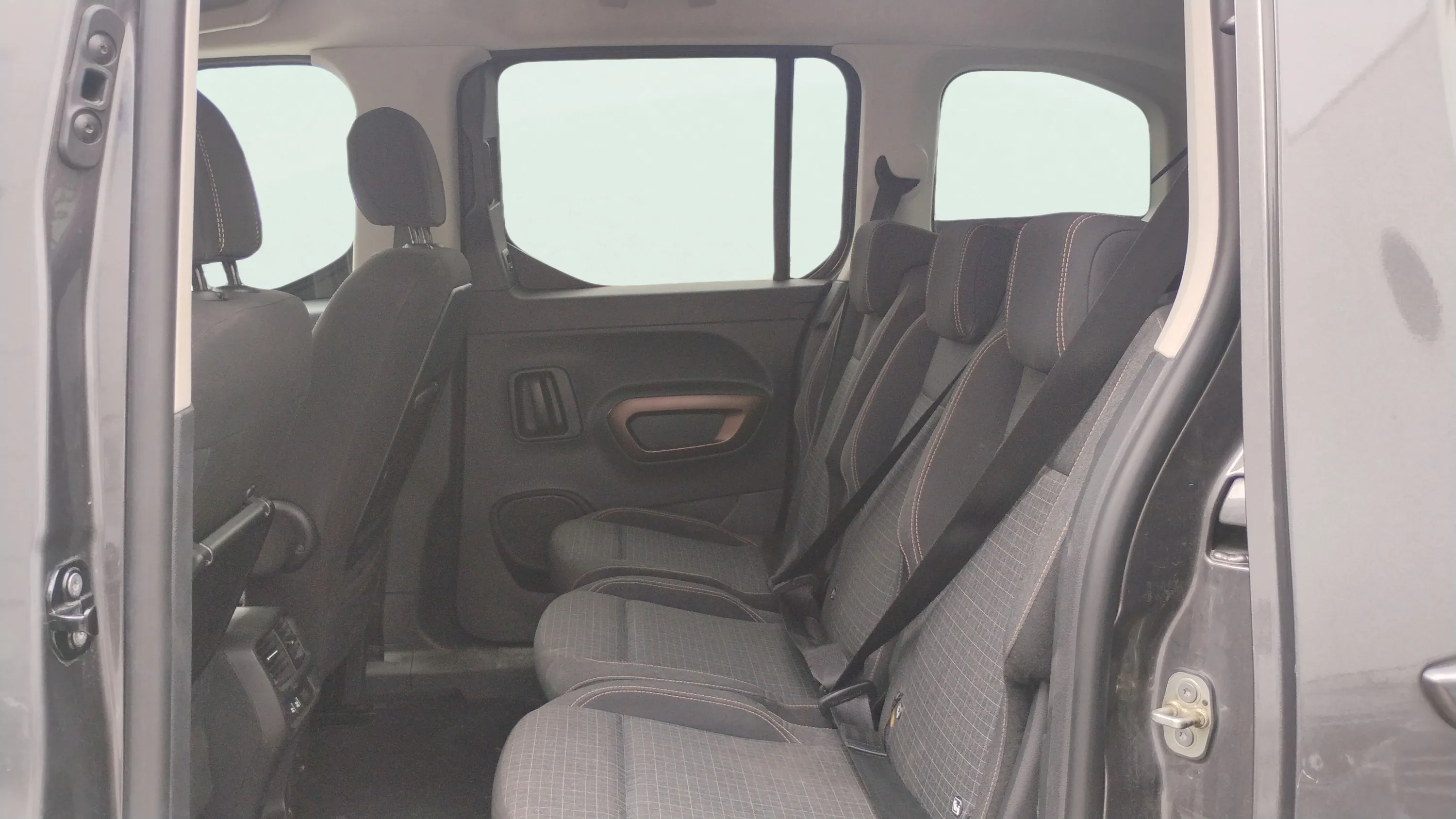 Peugeot Rifter GT Line Long PureTech - foto 10