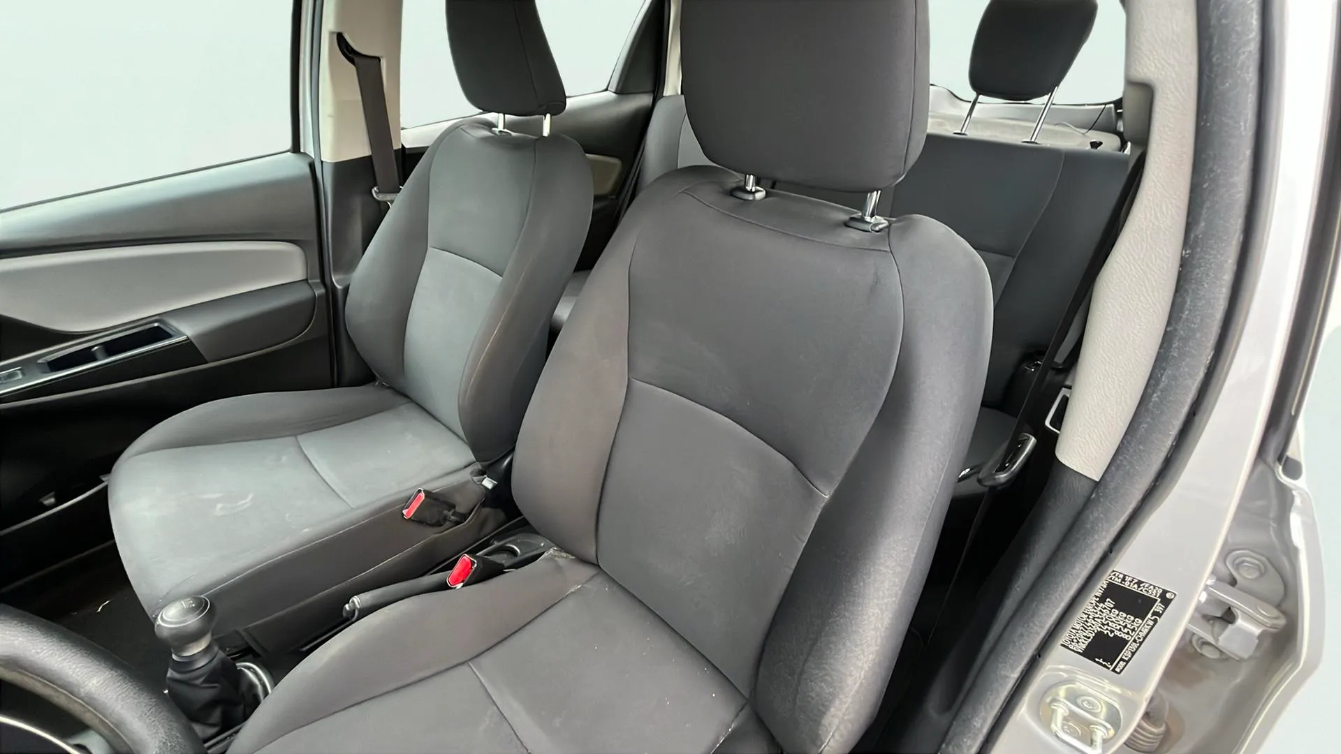 Toyota Yaris 1.0 70 Active - foto 15