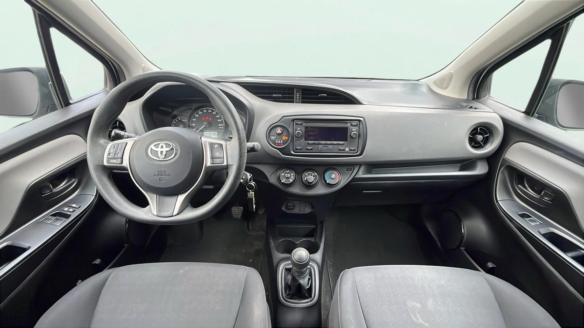 Toyota Yaris 1.0 70 Active - foto 12