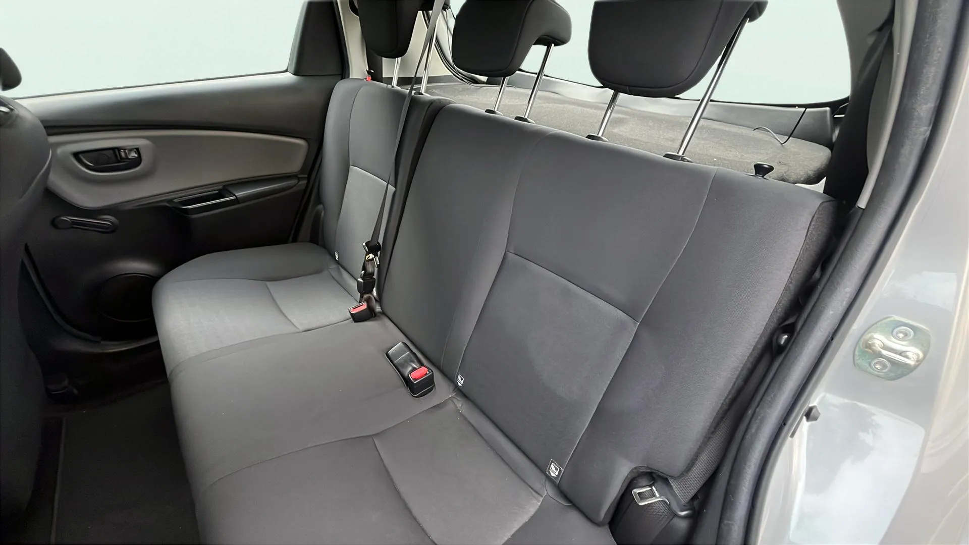Toyota Yaris 1.0 70 Active - foto 16