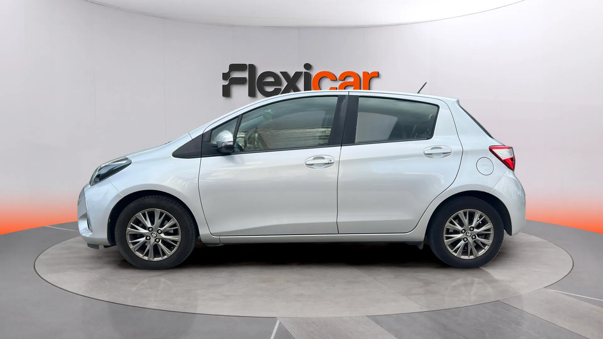 Toyota Yaris 1.0 70 Active - foto 4