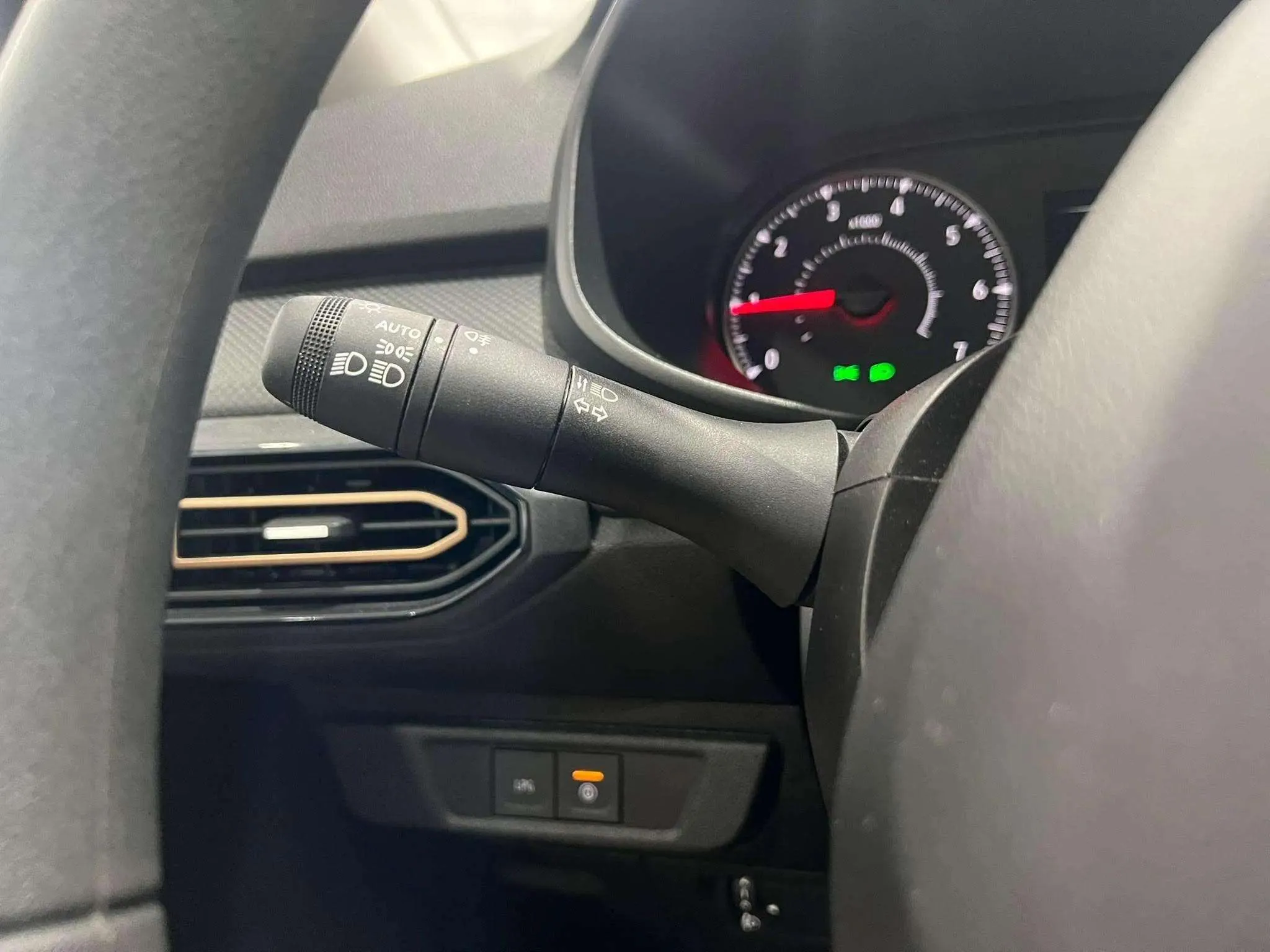 Dacia Sandero Essential ECO-G - foto 19