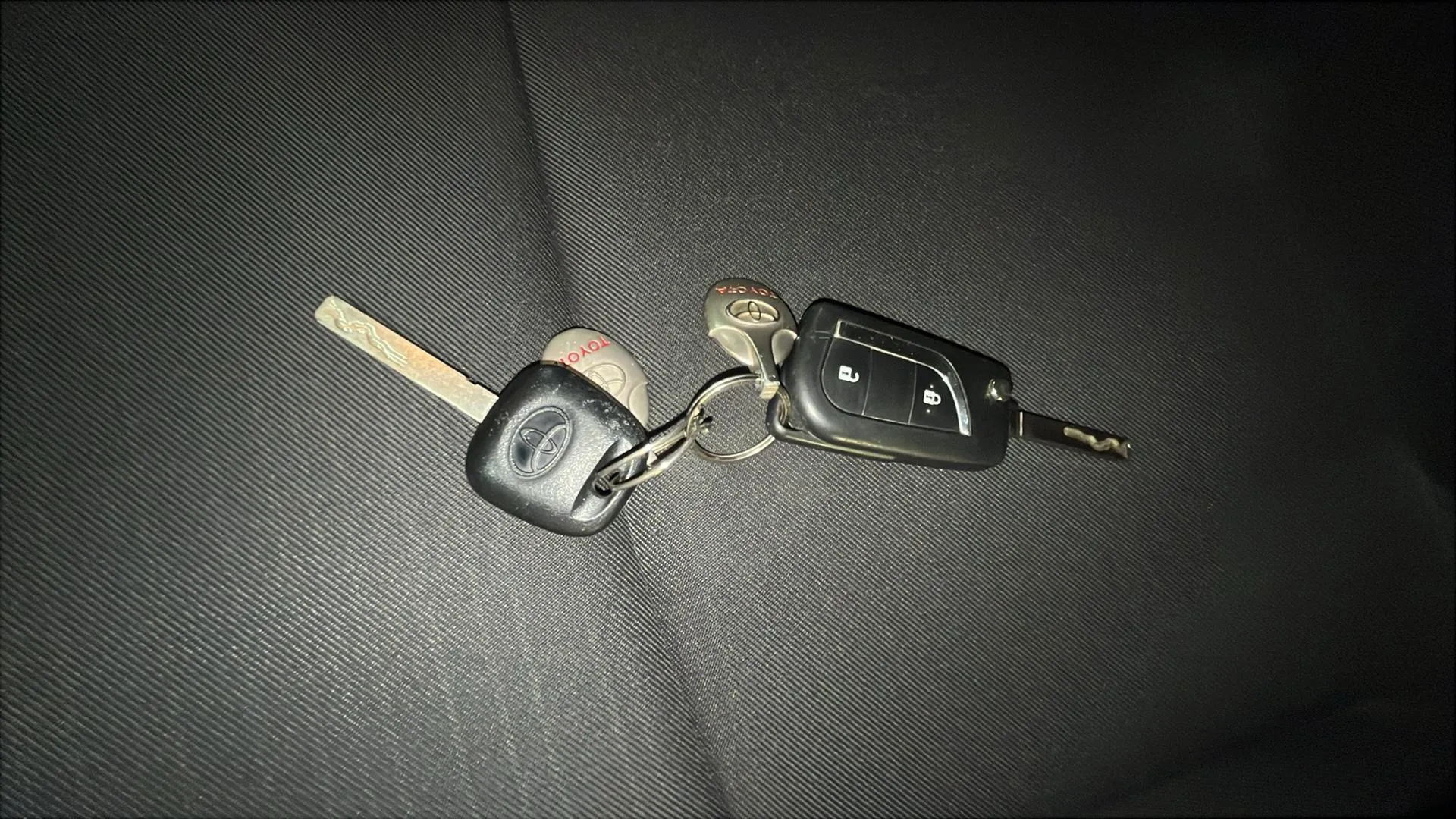 Toyota Yaris 1.0 70 Active - foto 17