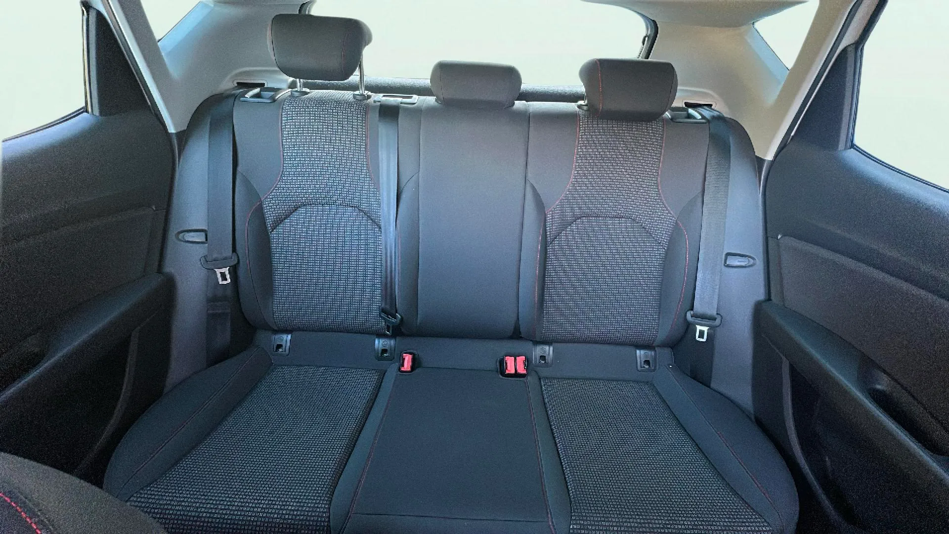 SEAT León 1.5 TSI DSG-7 FR Ed - foto 17