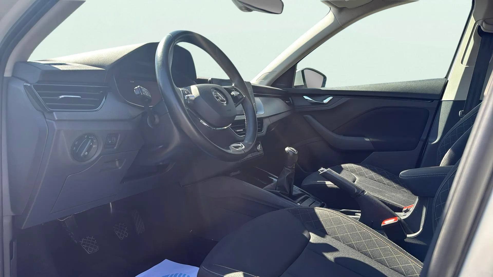 Škoda Scala 1.0 TSI Ambition - foto 11