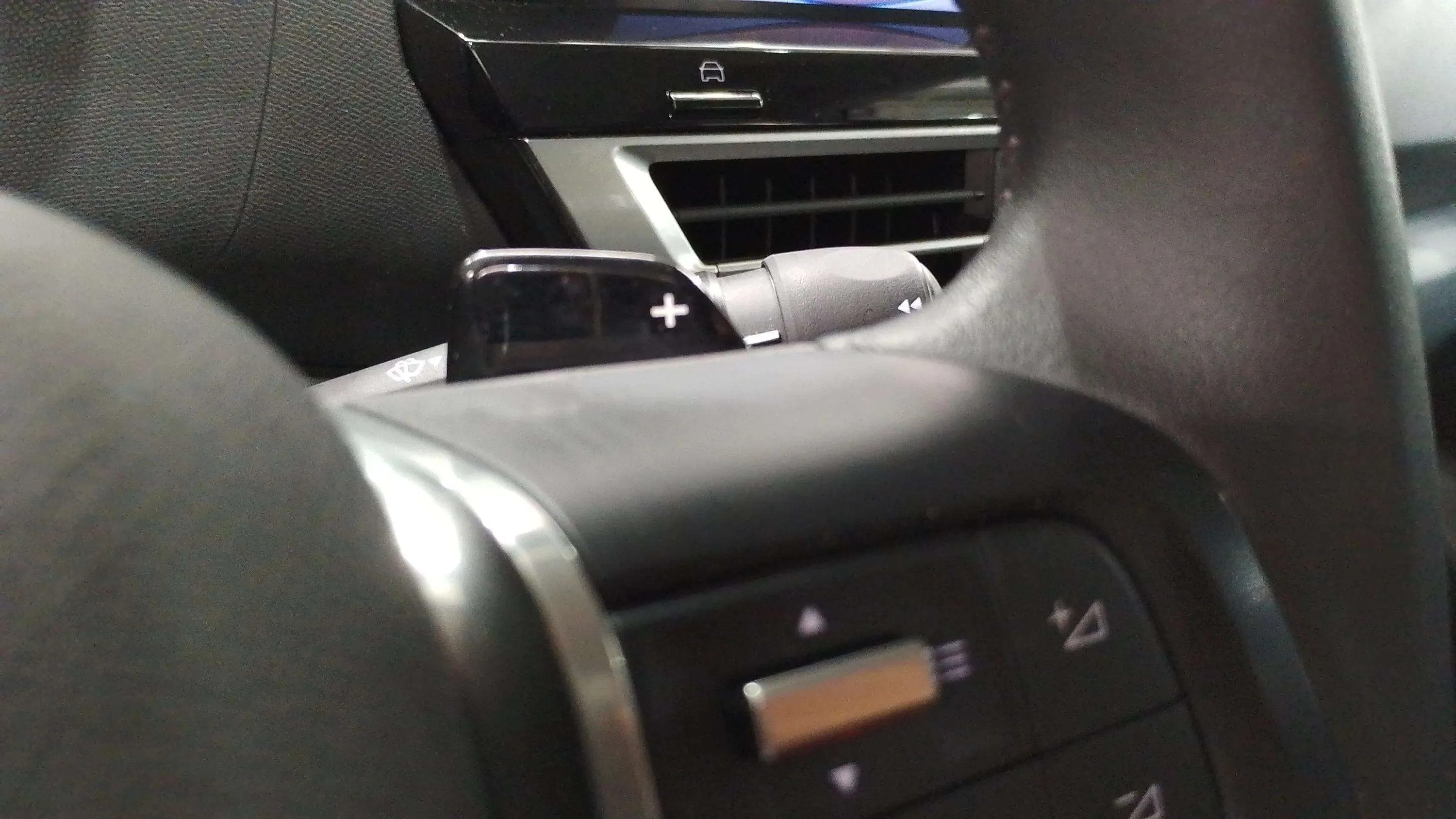 Citroën C4 Hybrid 136 e-DCS6 Plus - foto 25