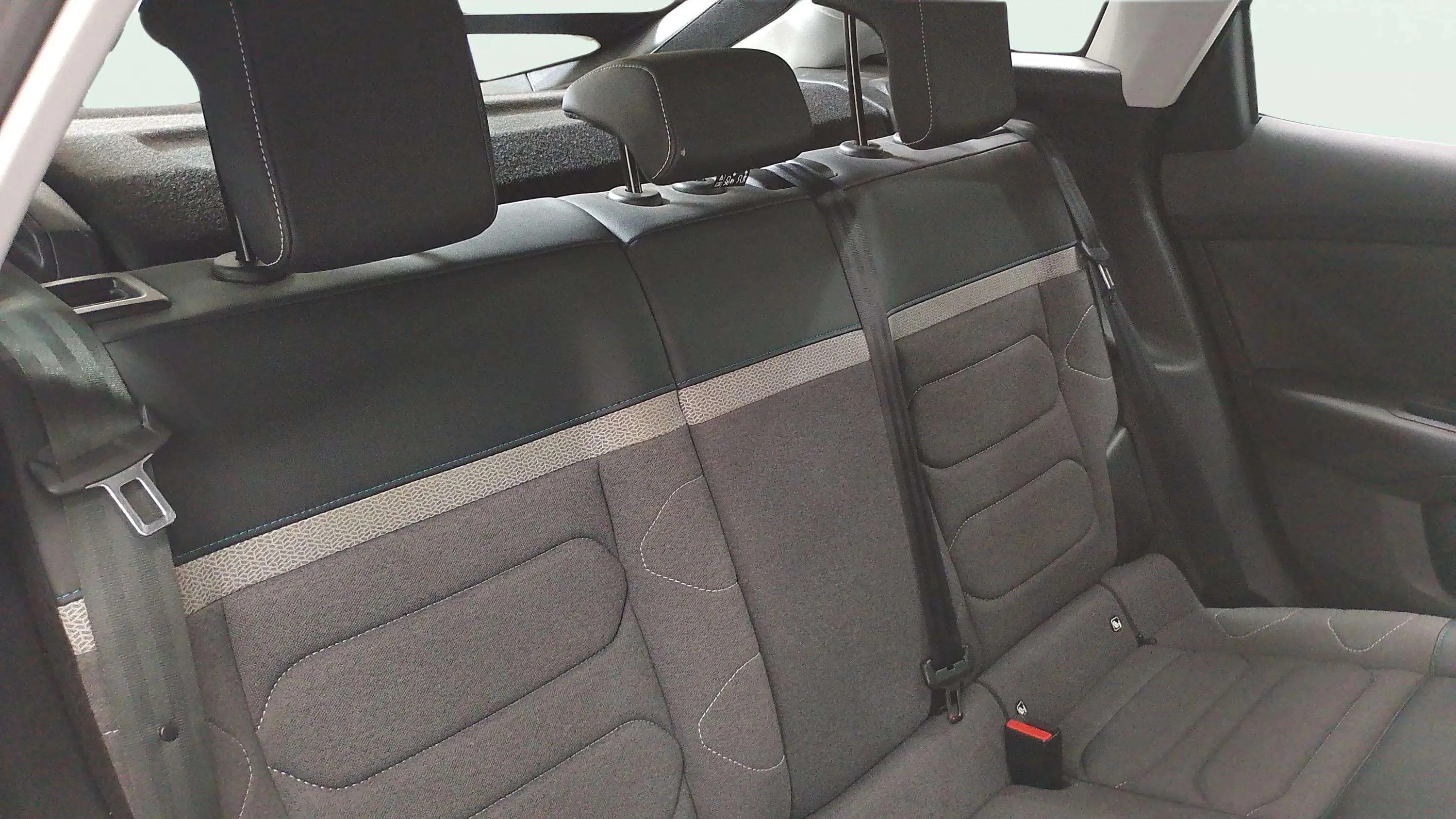 Citroën C4 Hybrid 136 e-DCS6 Plus - foto 26