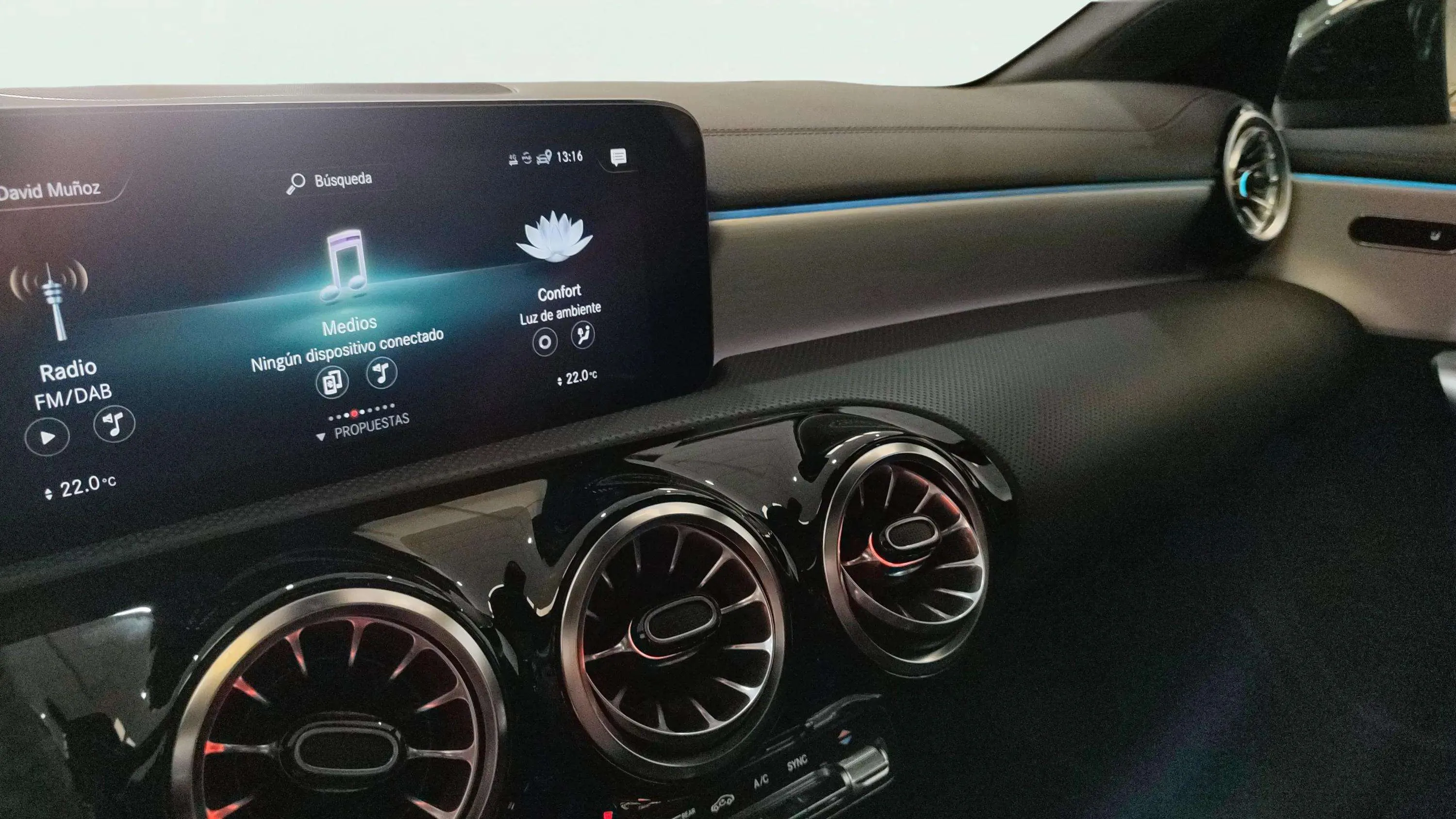 Mercedes-Benz CLA 200 - foto 11