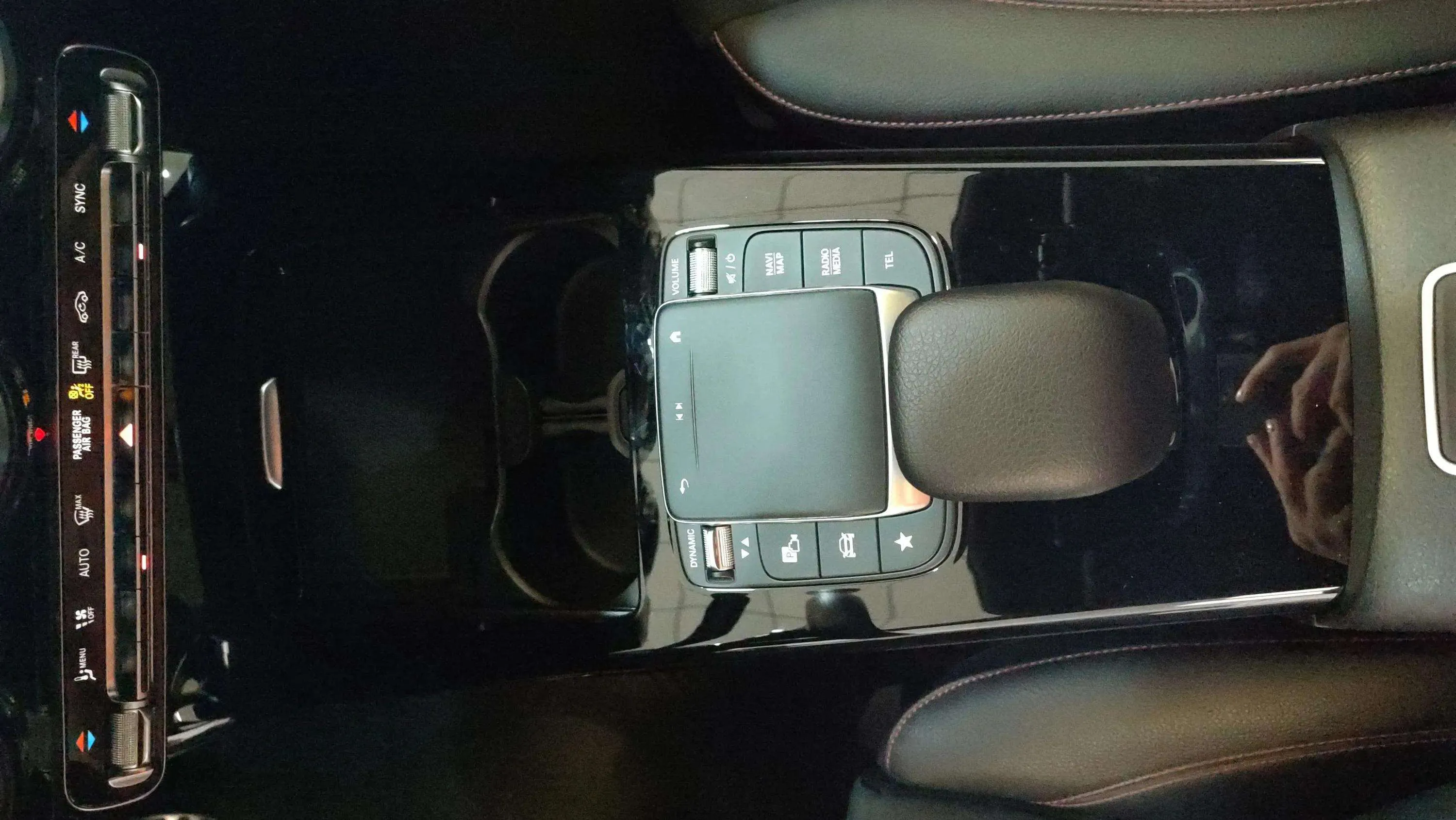 Mercedes-Benz CLA 200 - foto 18