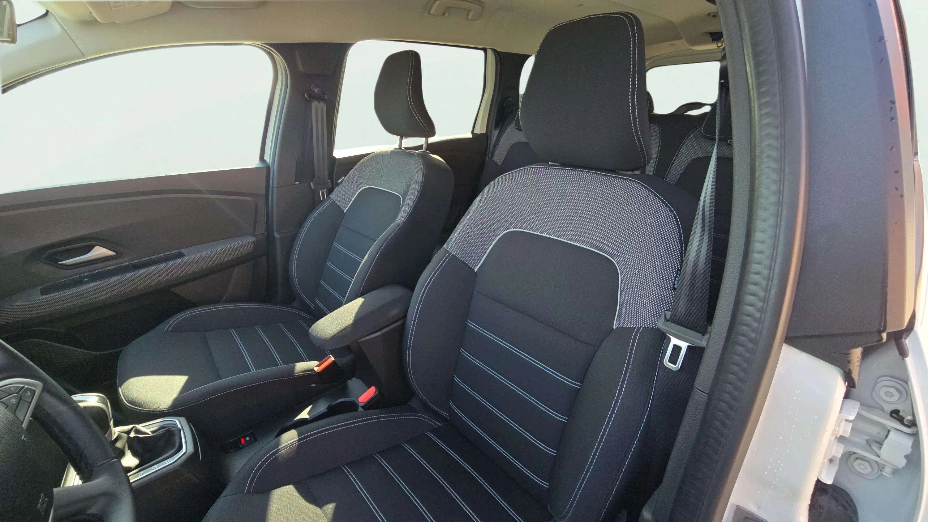 Dacia Jogger Expression Hybrid 5 plazas - foto 25