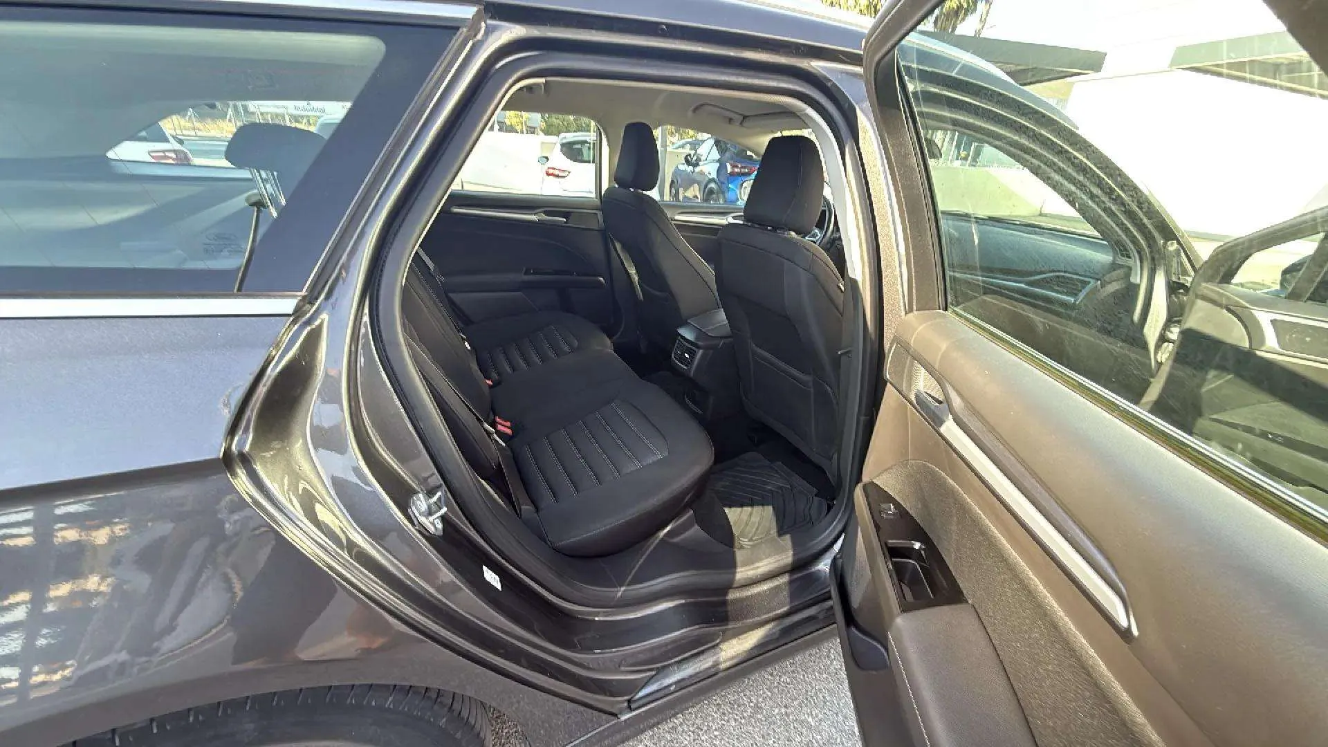 Ford Mondeo 1.5 TDCi Business SportBreak - foto 15