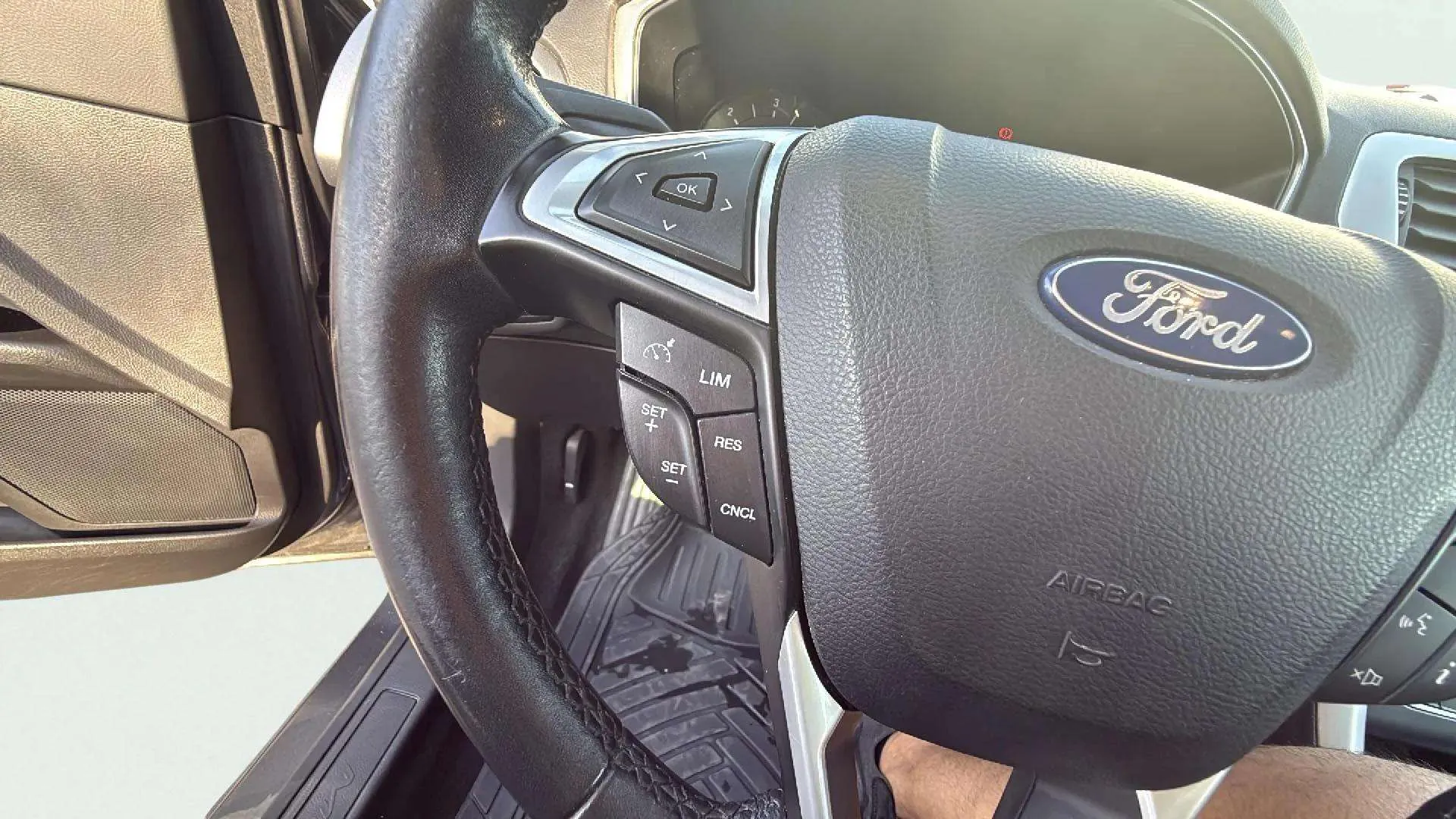 Ford Mondeo 1.5 TDCi Business SportBreak - foto 19