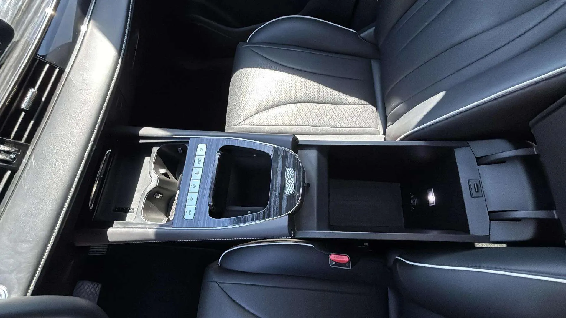 Omoda 5 Premium 1.6 T-GDi - foto 26