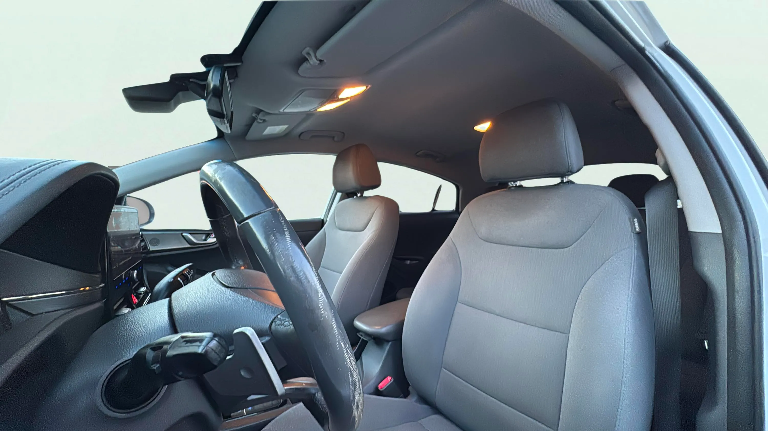 Hyundai Ioniq 1.6 GDI HEV Style DCT - foto 17