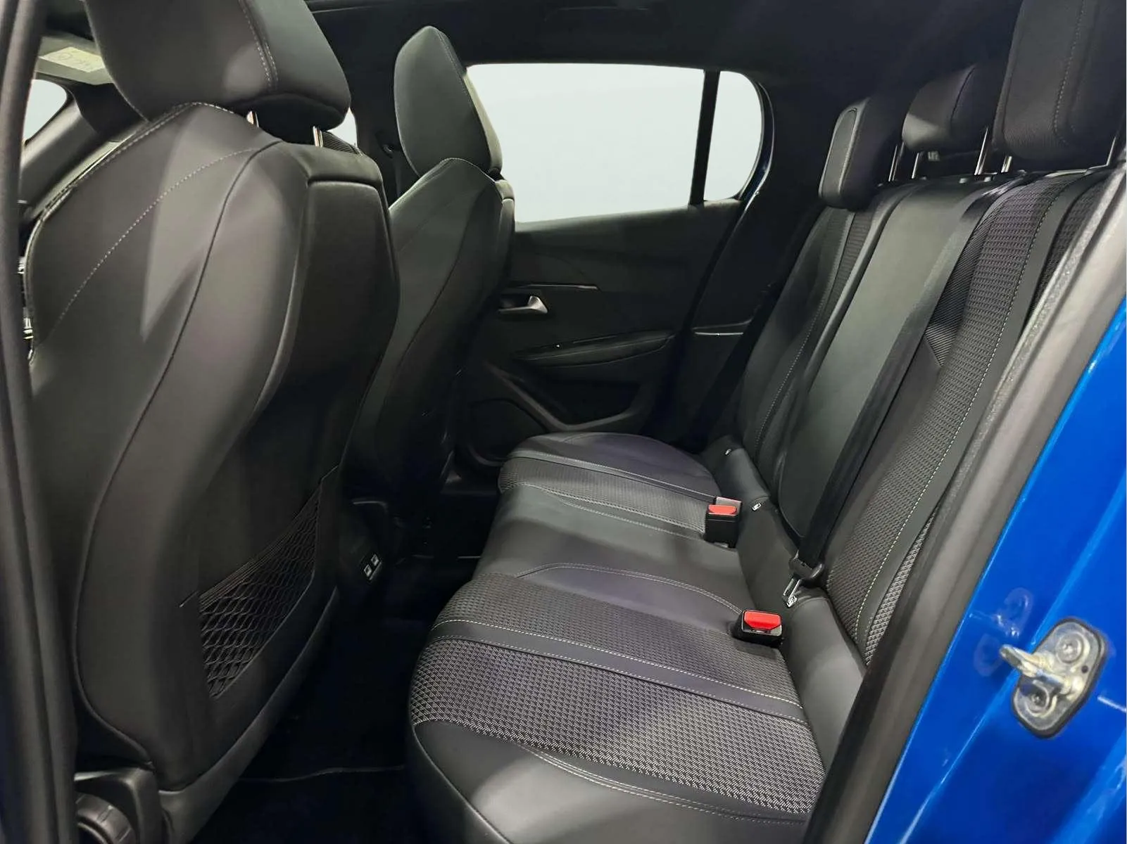 Peugeot 208 PureTech GT - foto 22
