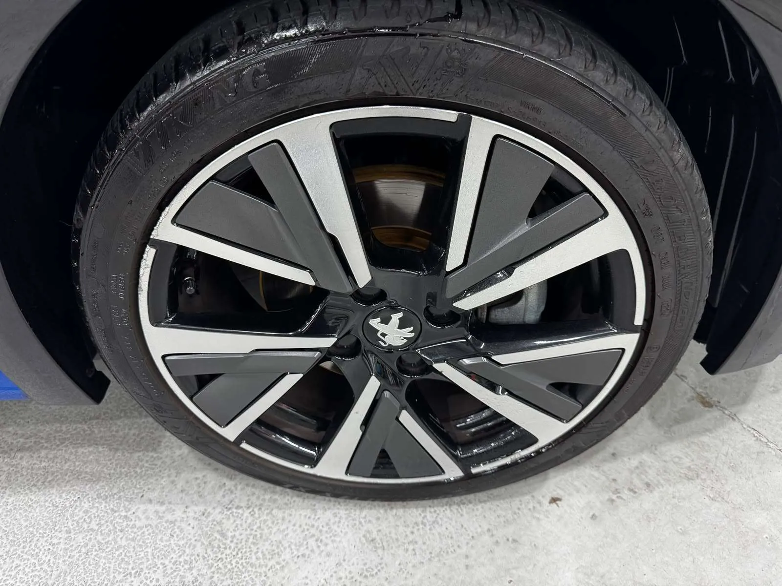 Peugeot 208 PureTech GT - foto 29