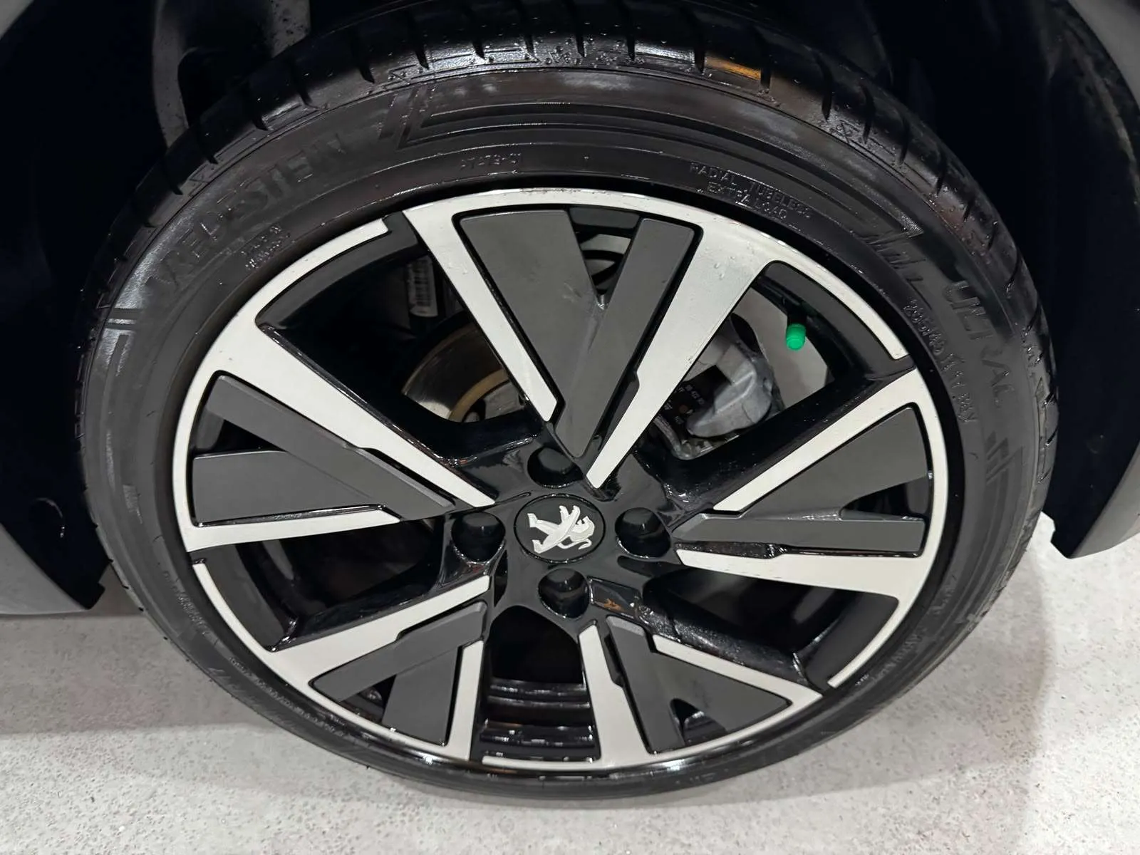 Peugeot 208 PureTech GT - foto 30