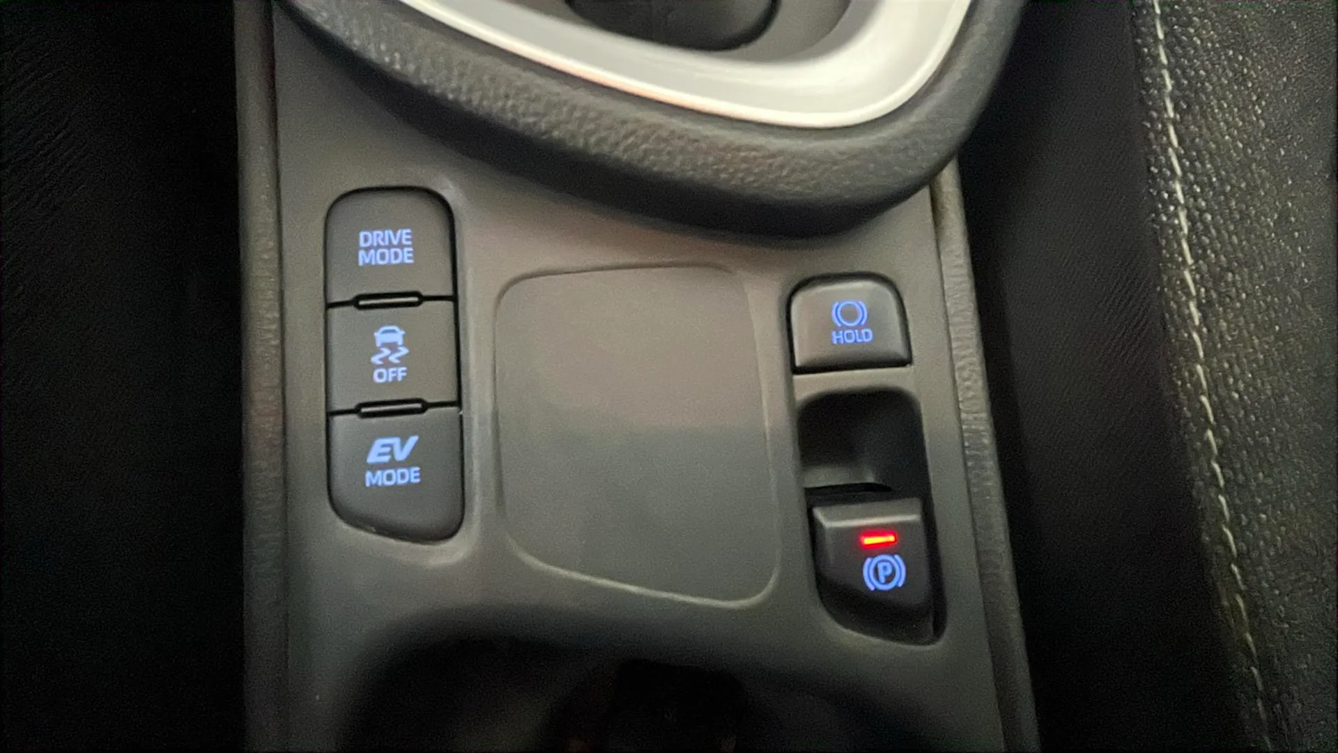 Toyota Yaris Cross 1.5 120H Adventure - foto 30