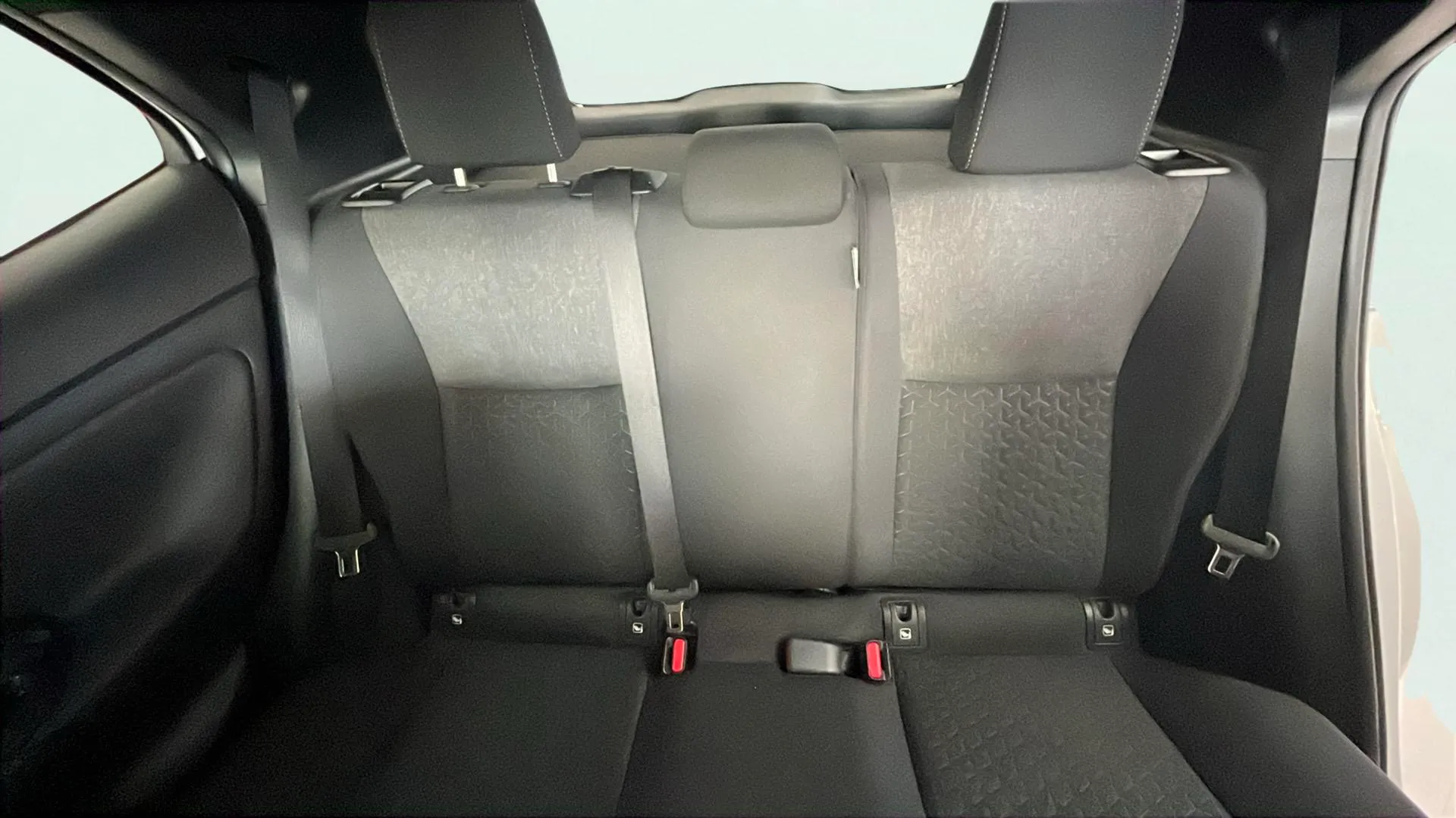Toyota Yaris Cross 1.5 120H Adventure - foto 14