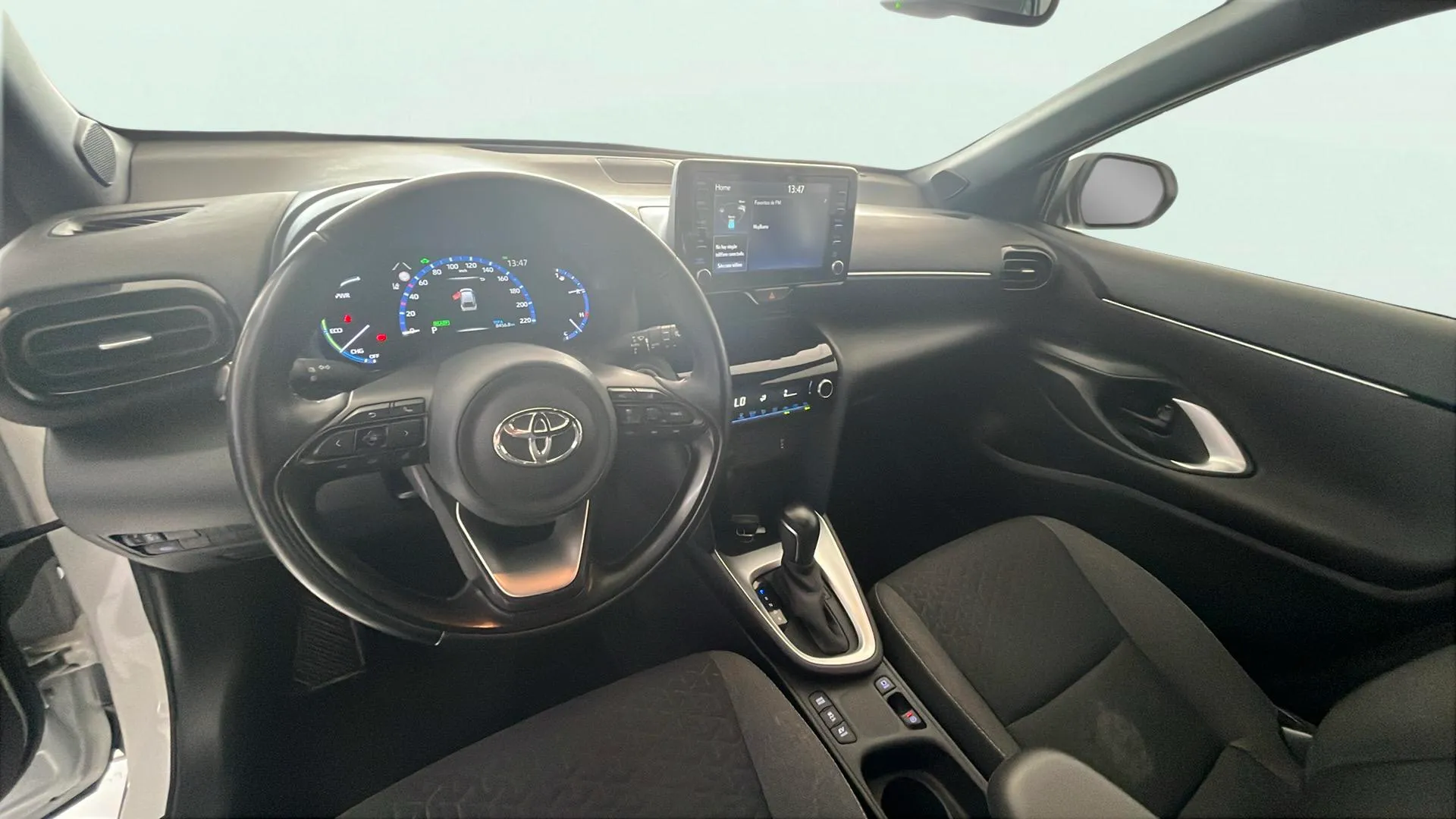 Toyota Yaris Cross 1.5 120H Adventure - foto 16