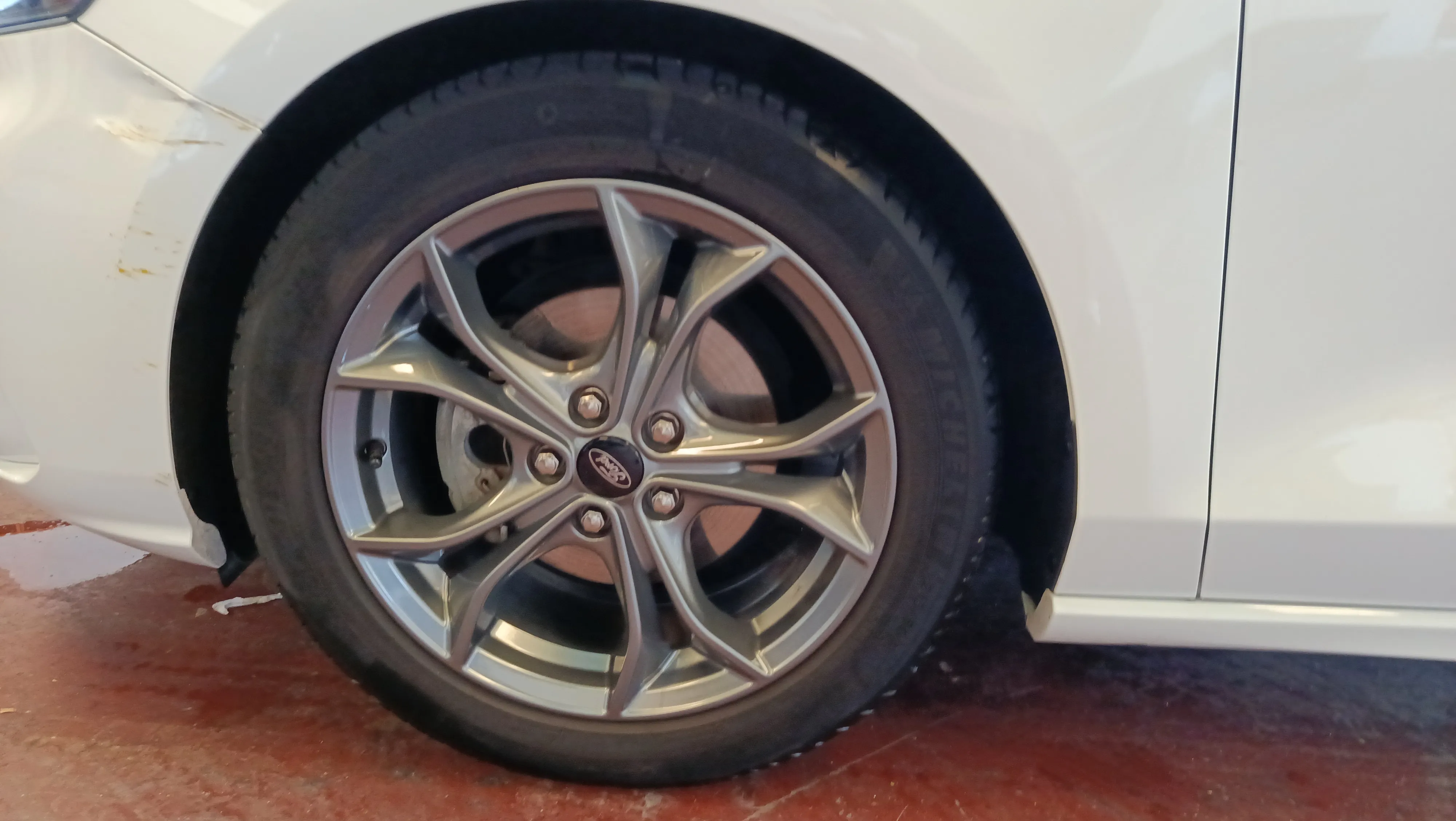 Ford Focus 1.0 EcoBoost MHEV Titanium - foto 17