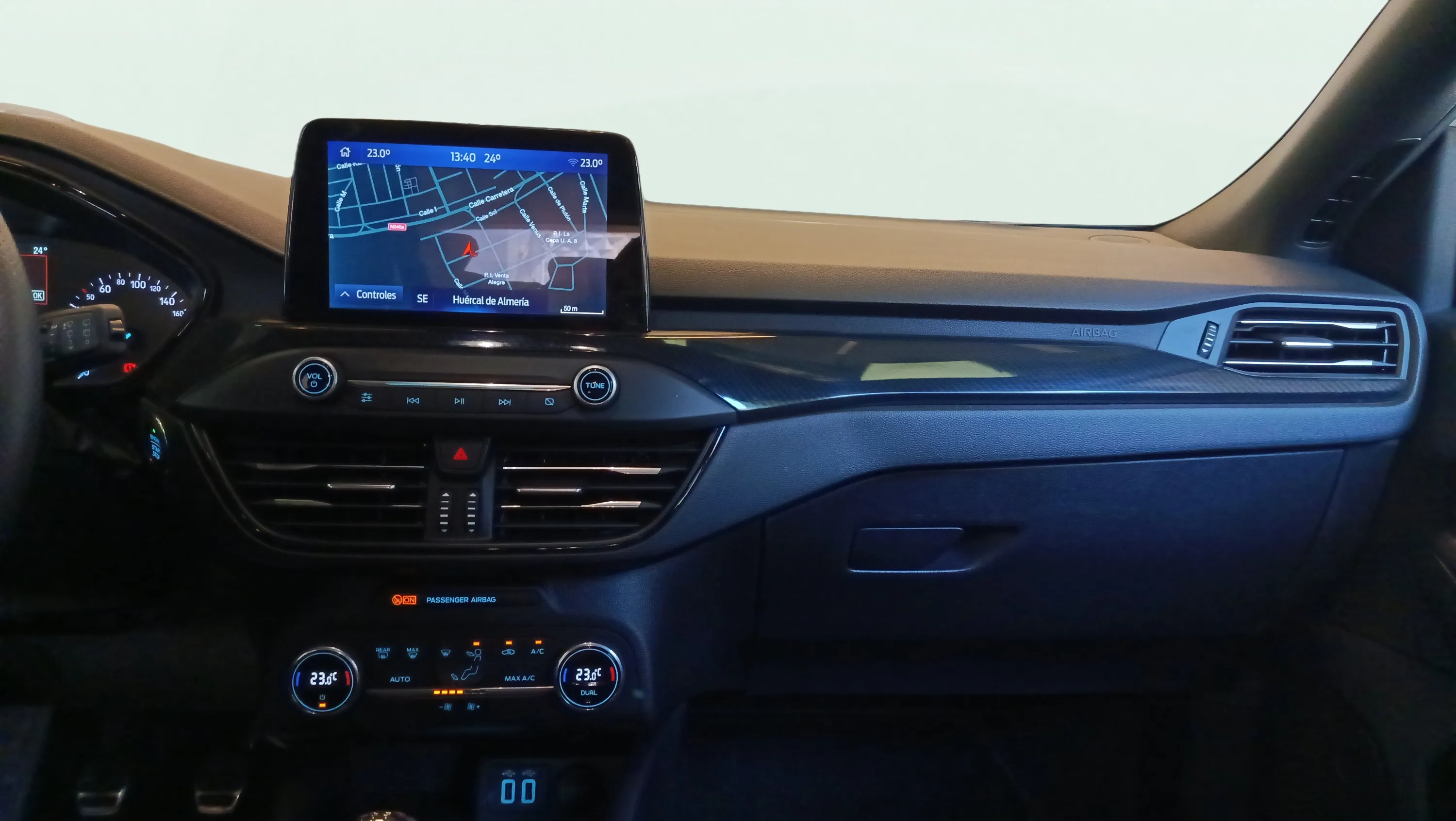 Ford Focus 1.0 EcoBoost MHEV Titanium - foto 10