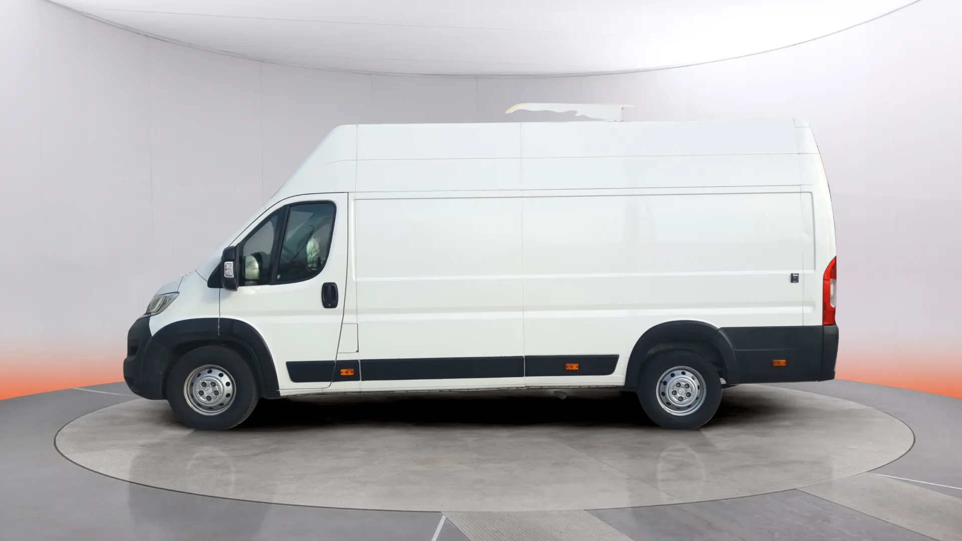 Citroën Jumper BlueHDi Furgón 33L2H2 - foto 8