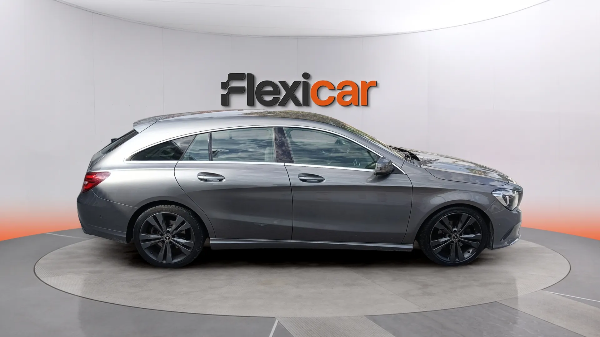 Mercedes-Benz CLA 200 d Shooting Brake - foto 8
