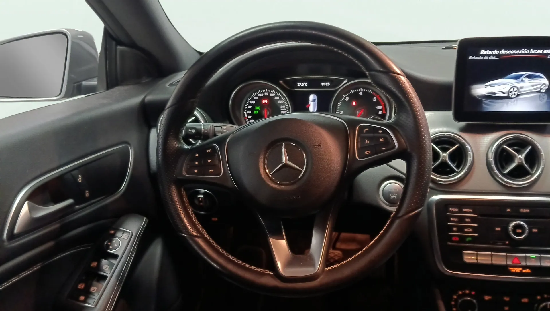 Mercedes-Benz CLA 200 d Shooting Brake - foto 14