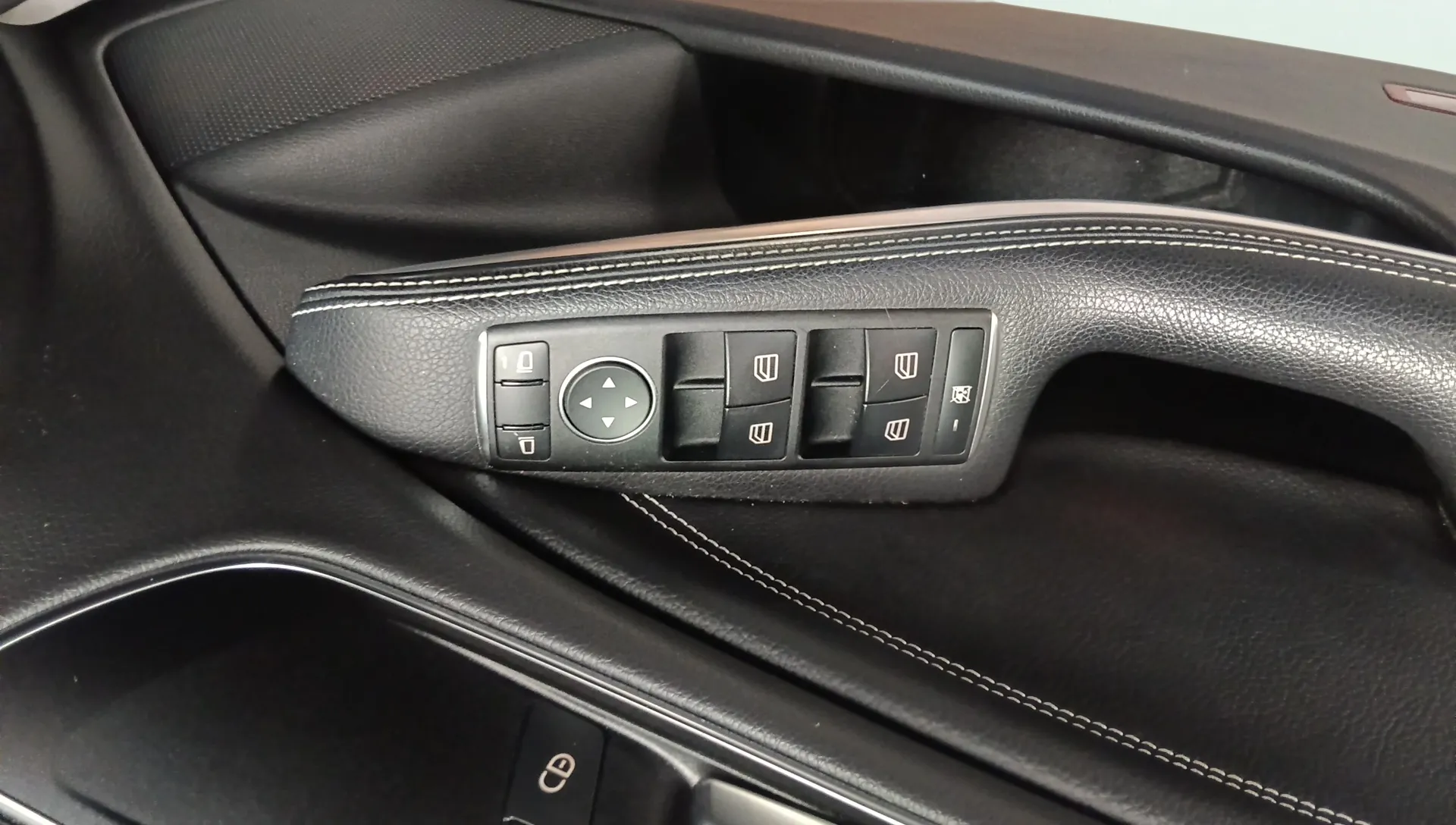Mercedes-Benz CLA 200 d Shooting Brake - foto 19