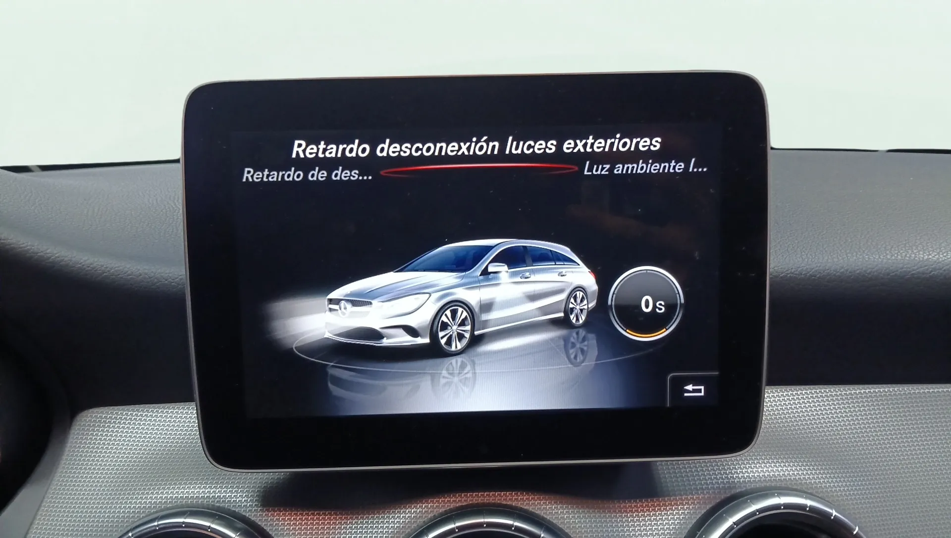Mercedes-Benz CLA 200 d Shooting Brake - foto 12