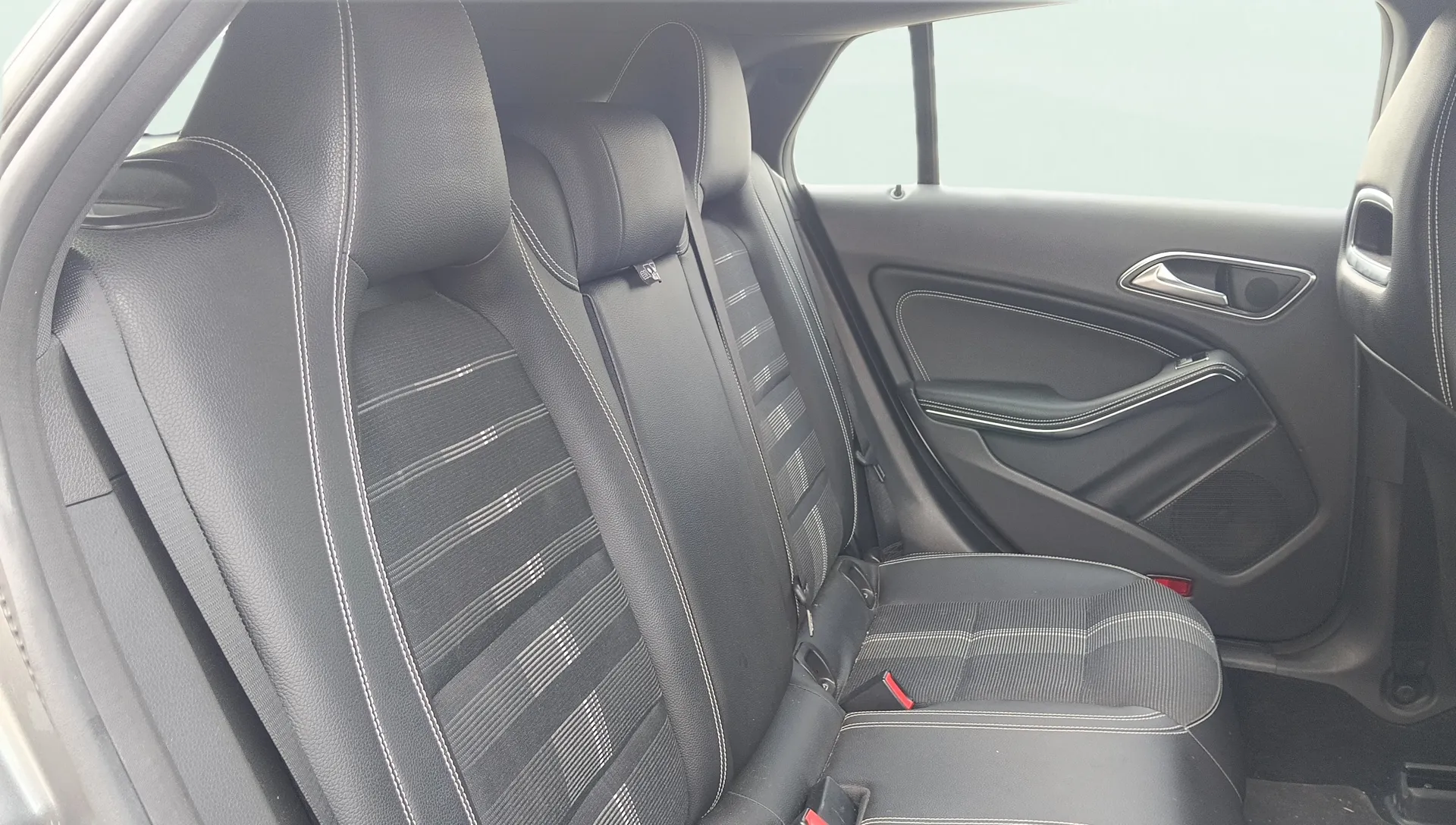 Mercedes-Benz CLA 200 d Shooting Brake - foto 24