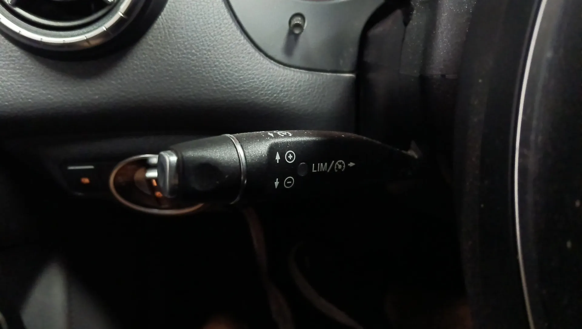 Mercedes-Benz CLA 200 d Shooting Brake - foto 17