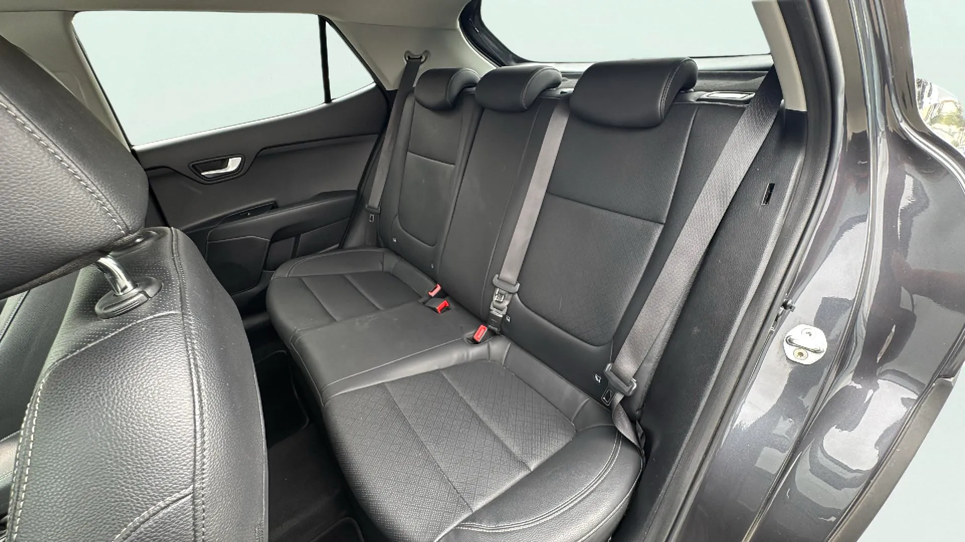 Kia Stonic 1.0 T-GDi Black Edition - foto 16
