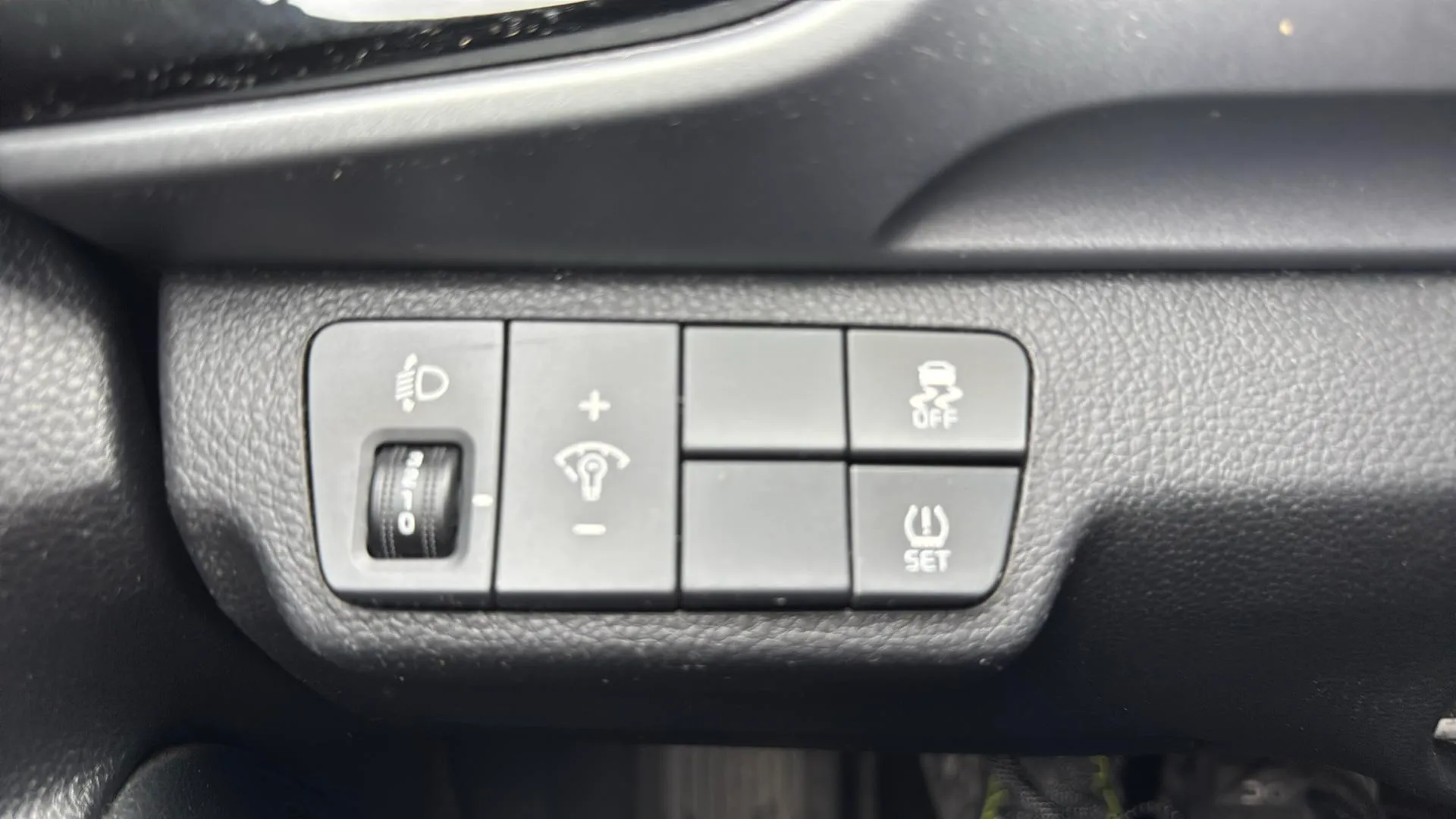 Kia Stonic 1.0 T-GDi Black Edition - foto 18