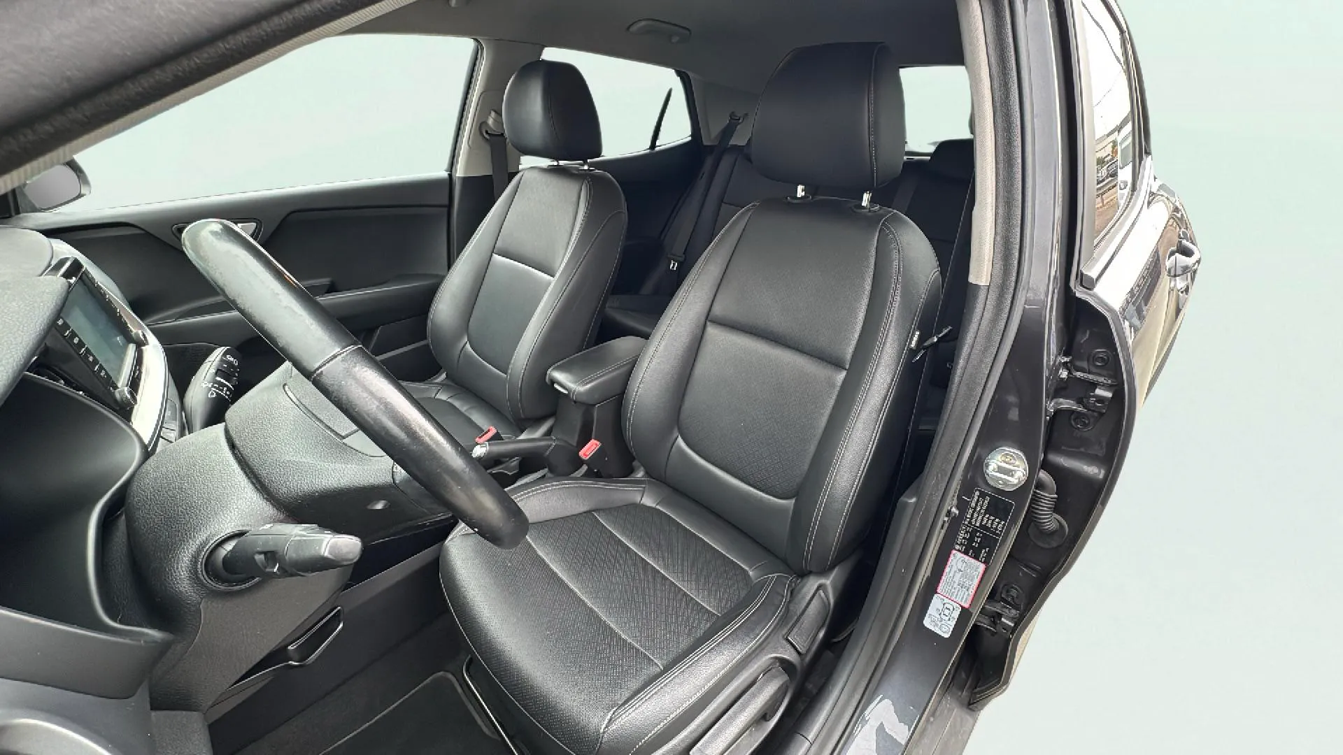 Kia Stonic 1.0 T-GDi Black Edition - foto 15