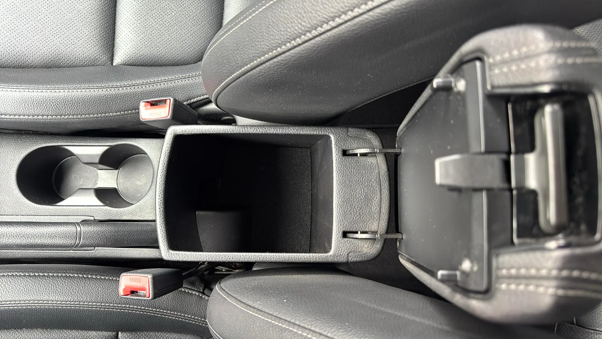 Kia Stonic 1.0 T-GDi Black Edition - foto 29
