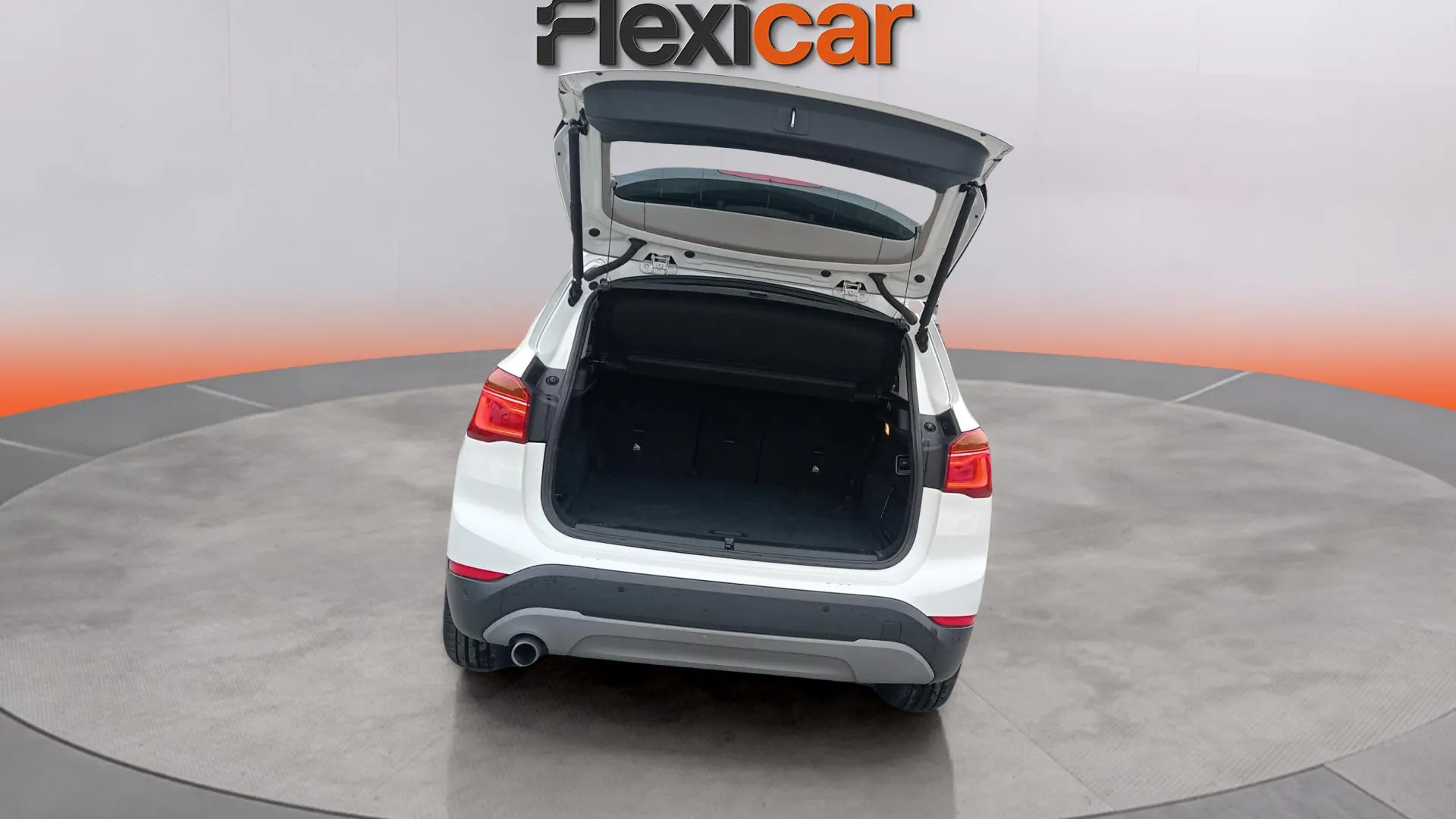 BMW X1 sDrive16d - foto 13